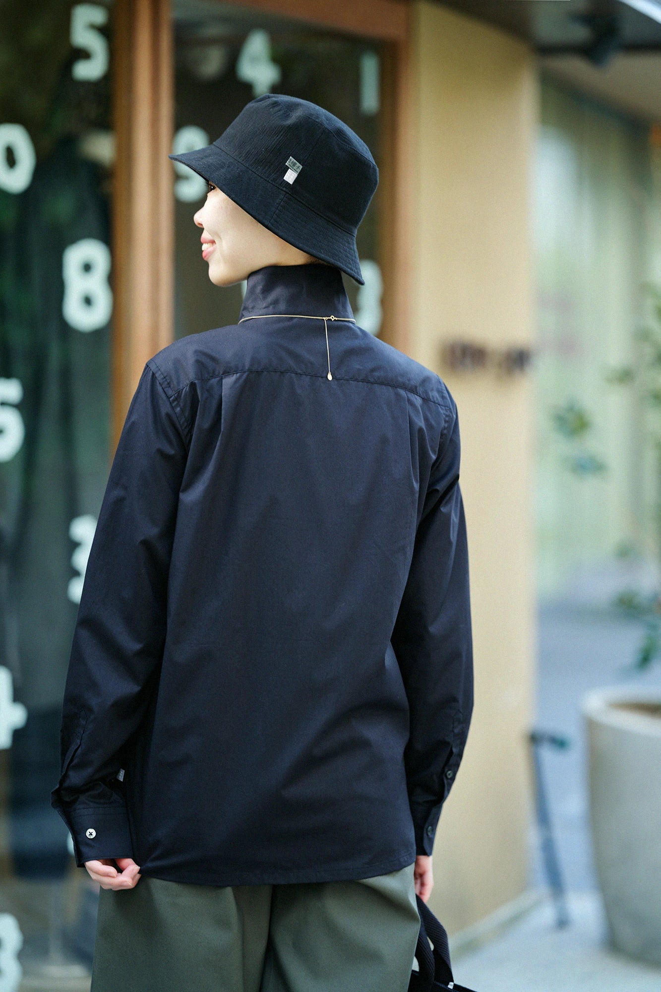 超長棉 高領襯衫／黑色