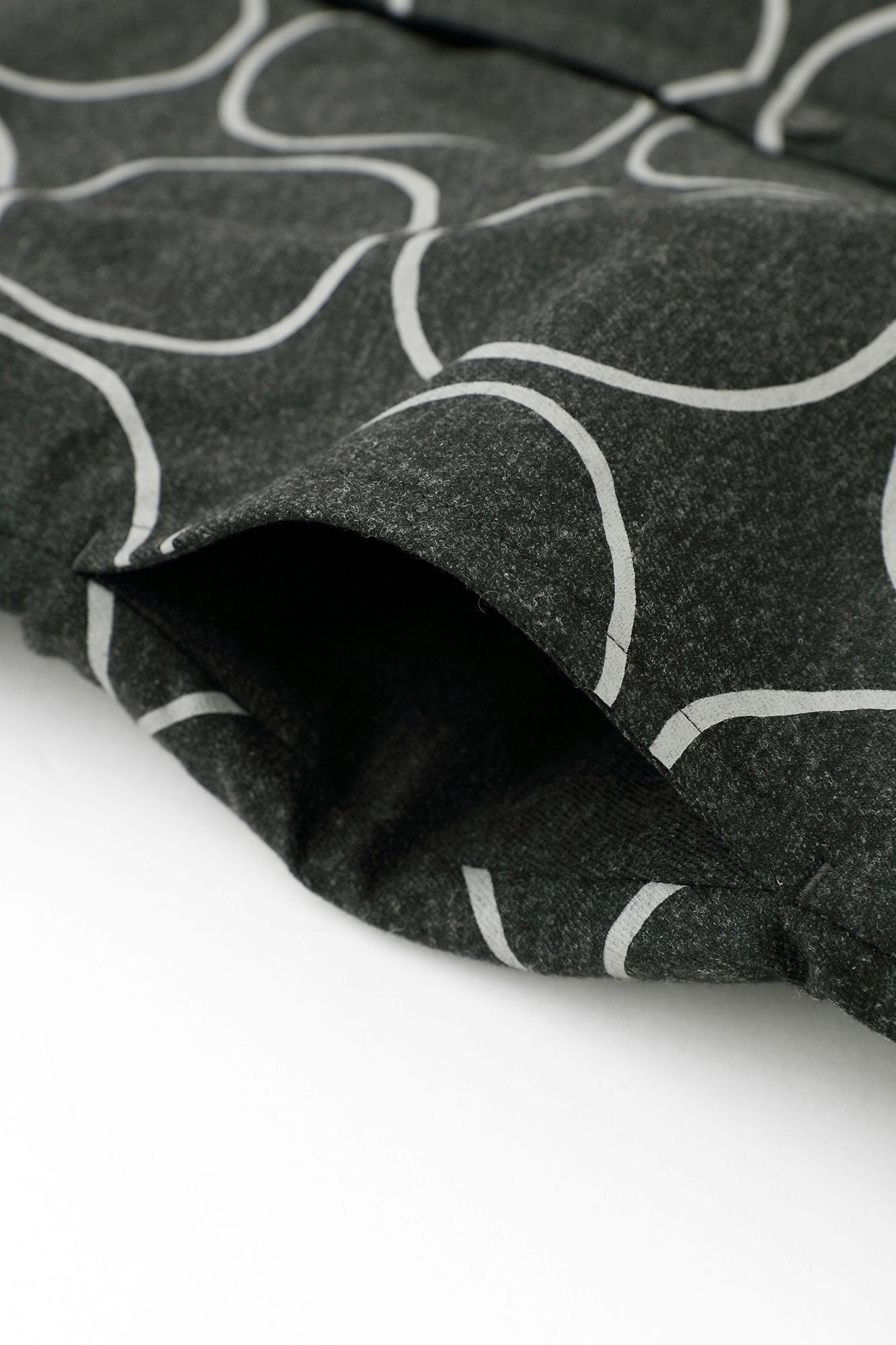 【預購】彈性法蘭絨 無領 襯墊外套／排圈圈 墨黑色（※預計於12月9日左右發貨）