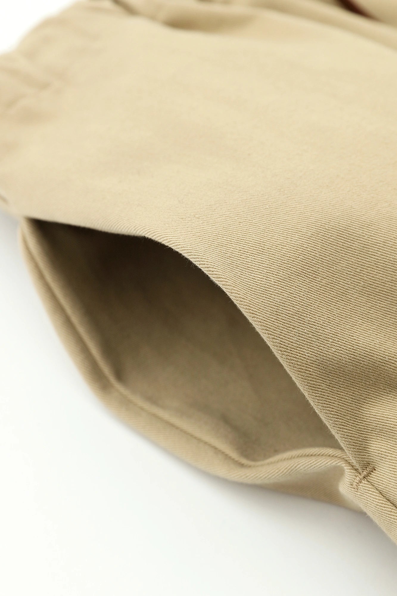 [Versand voraussichtlich um den 17. März] Weite Chino-Cross-Hose/Camel