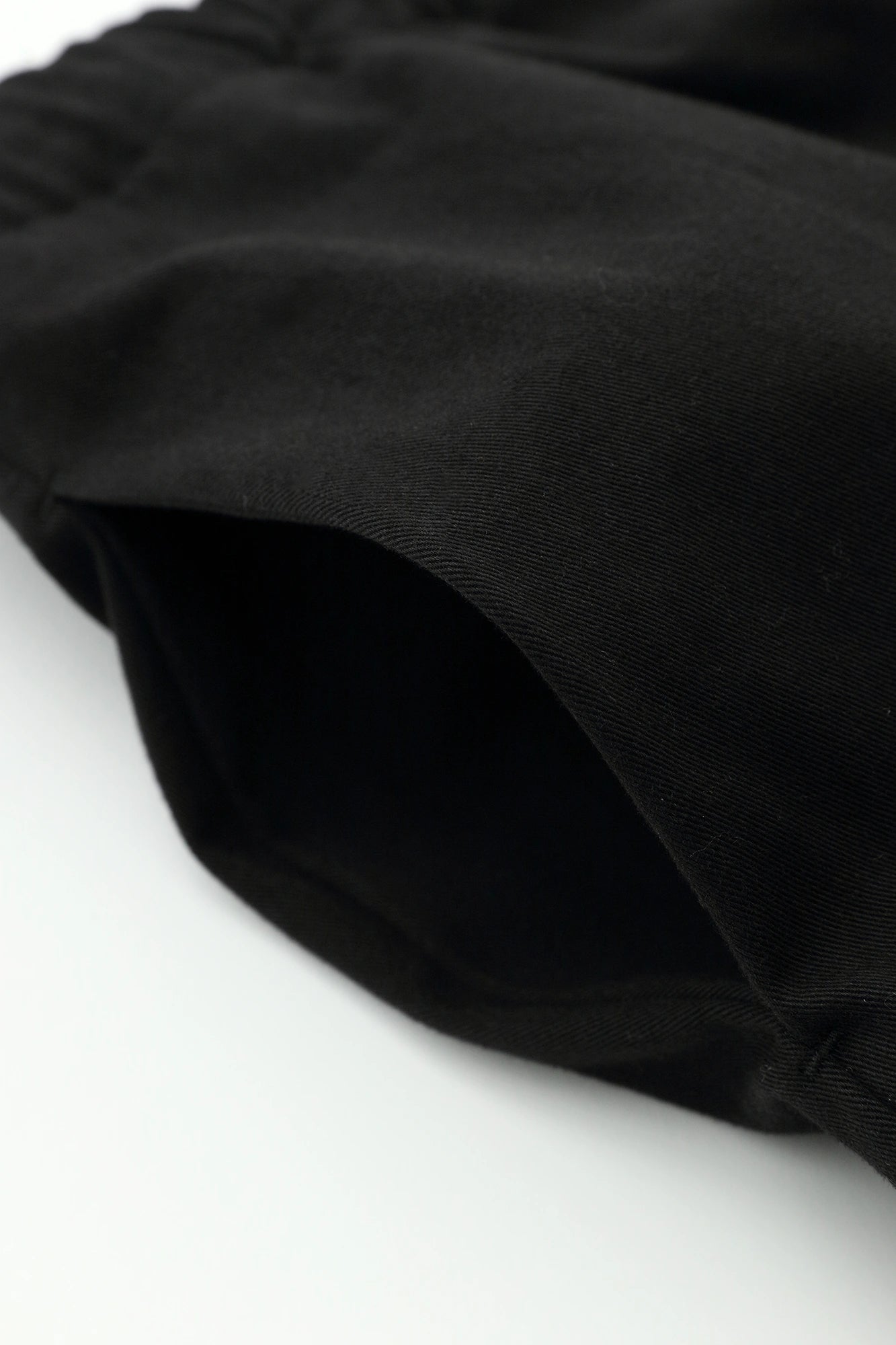[Versand voraussichtlich um den 17. März] Chino-Cross-Hose mit weitem Schnitt/Schwarz