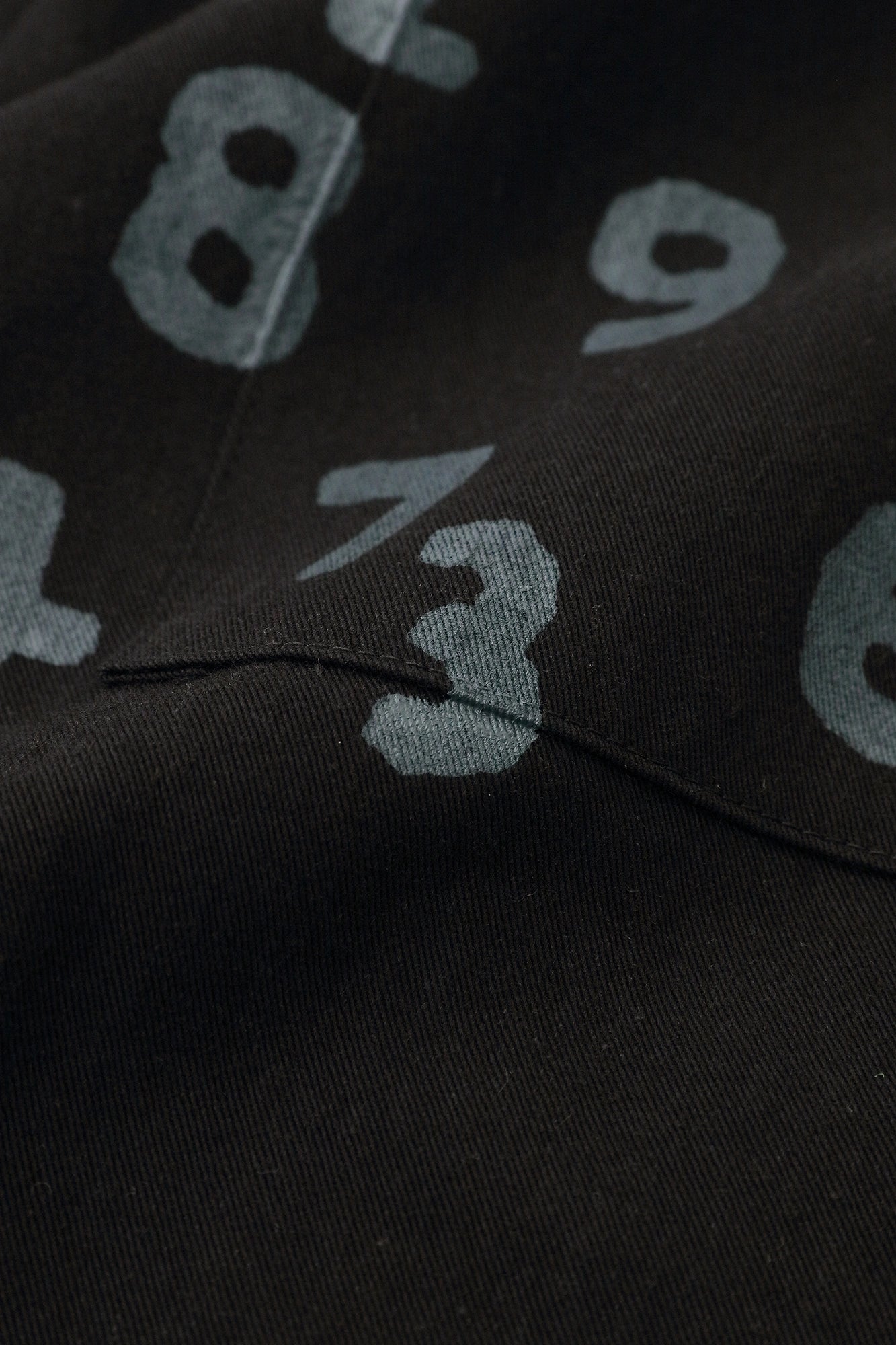 [Versand voraussichtlich um den 17. März] Chino-Cross-Hose mit weitem Schnitt/Schwarz