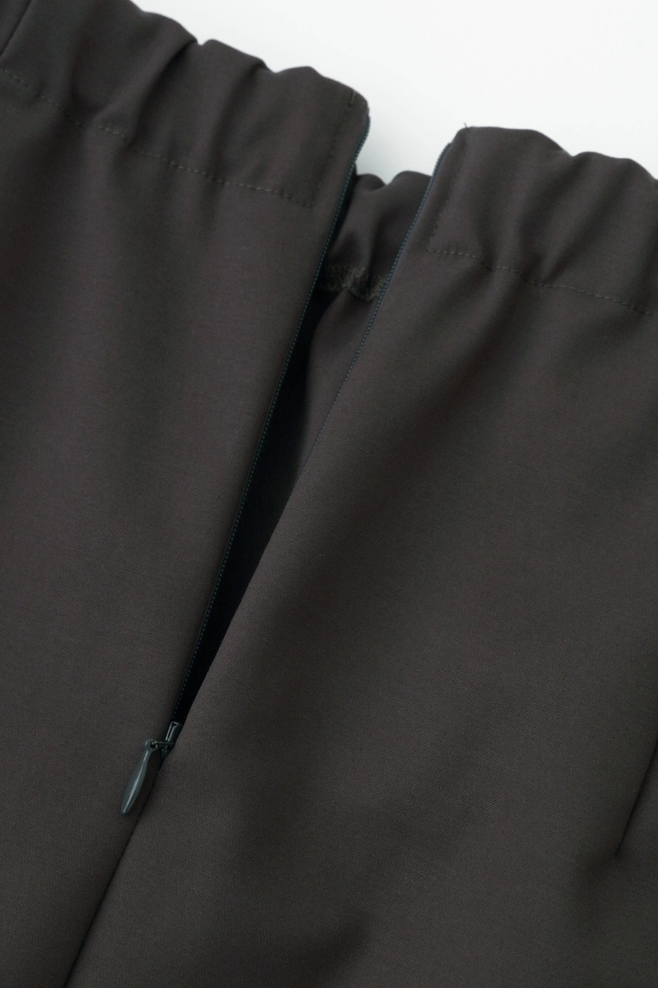 Double Cloth Stretch Tight Skirt／Dark gray