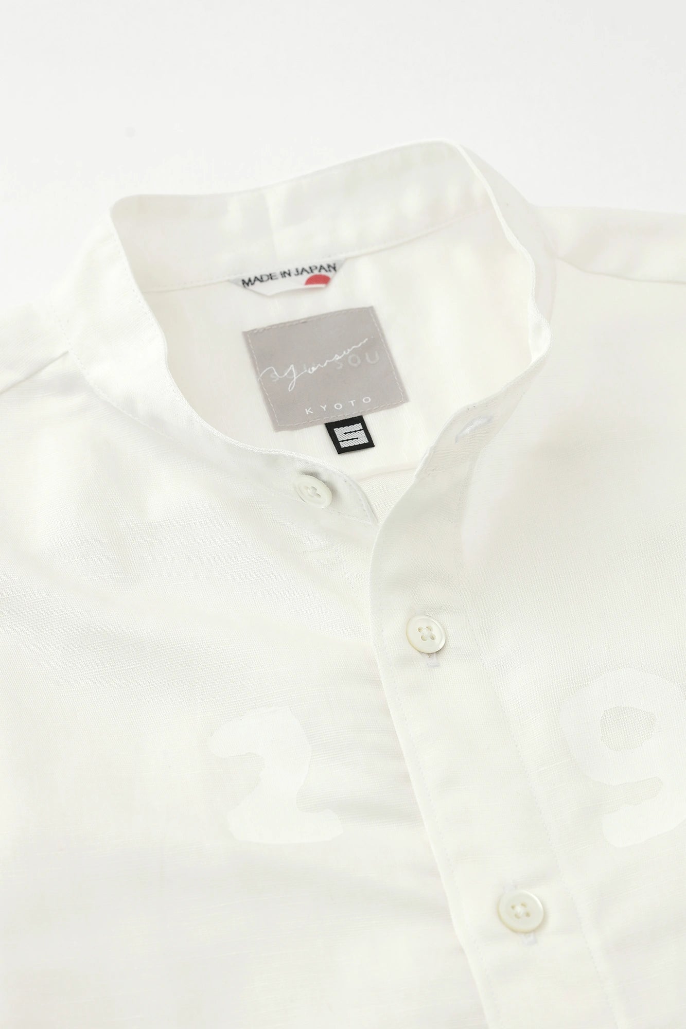 Kurzarmhemd mit Stehkragen aus Chambray-Gewebe/SO-SU-U weiß