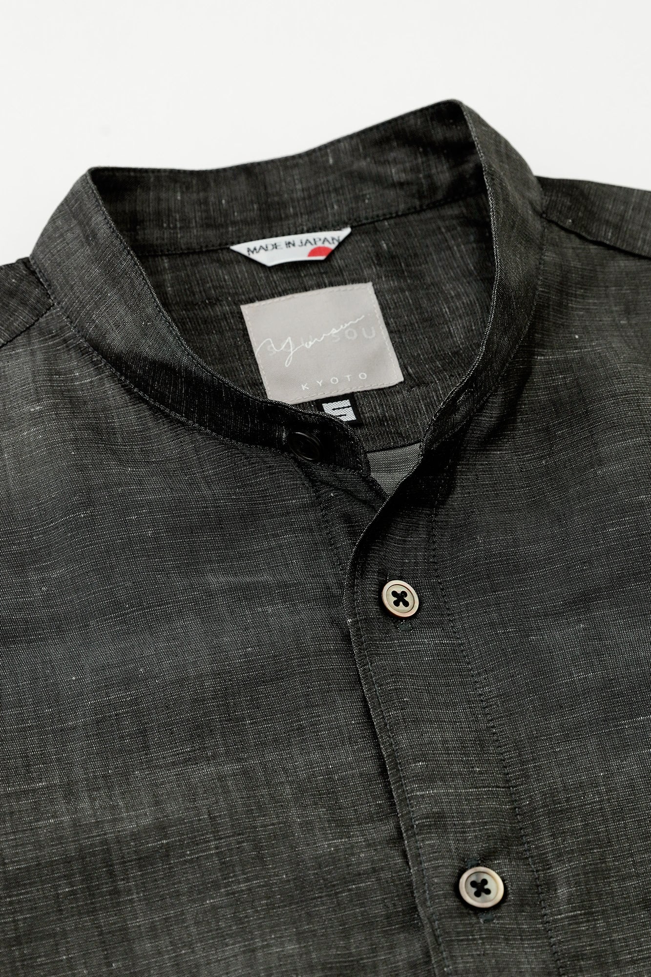 Kurzarmhemd mit Stehkragen aus Chambray-Gewebe/Lampenschwarz