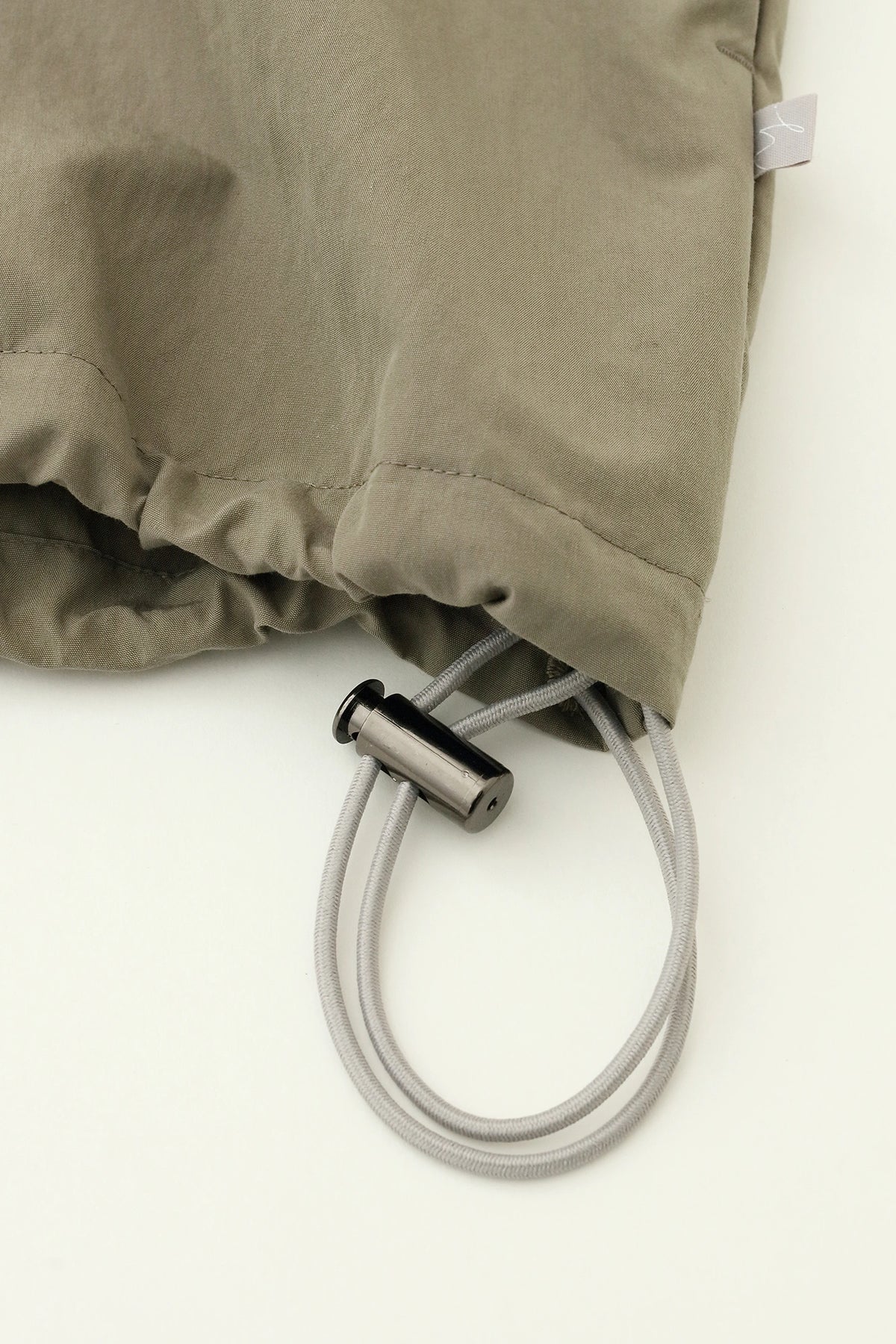 【คาดว่าจะจัดส่งราววันที่ 6 ตุลาคม】Cotton Nylon Largoblezon / Moss Gray 