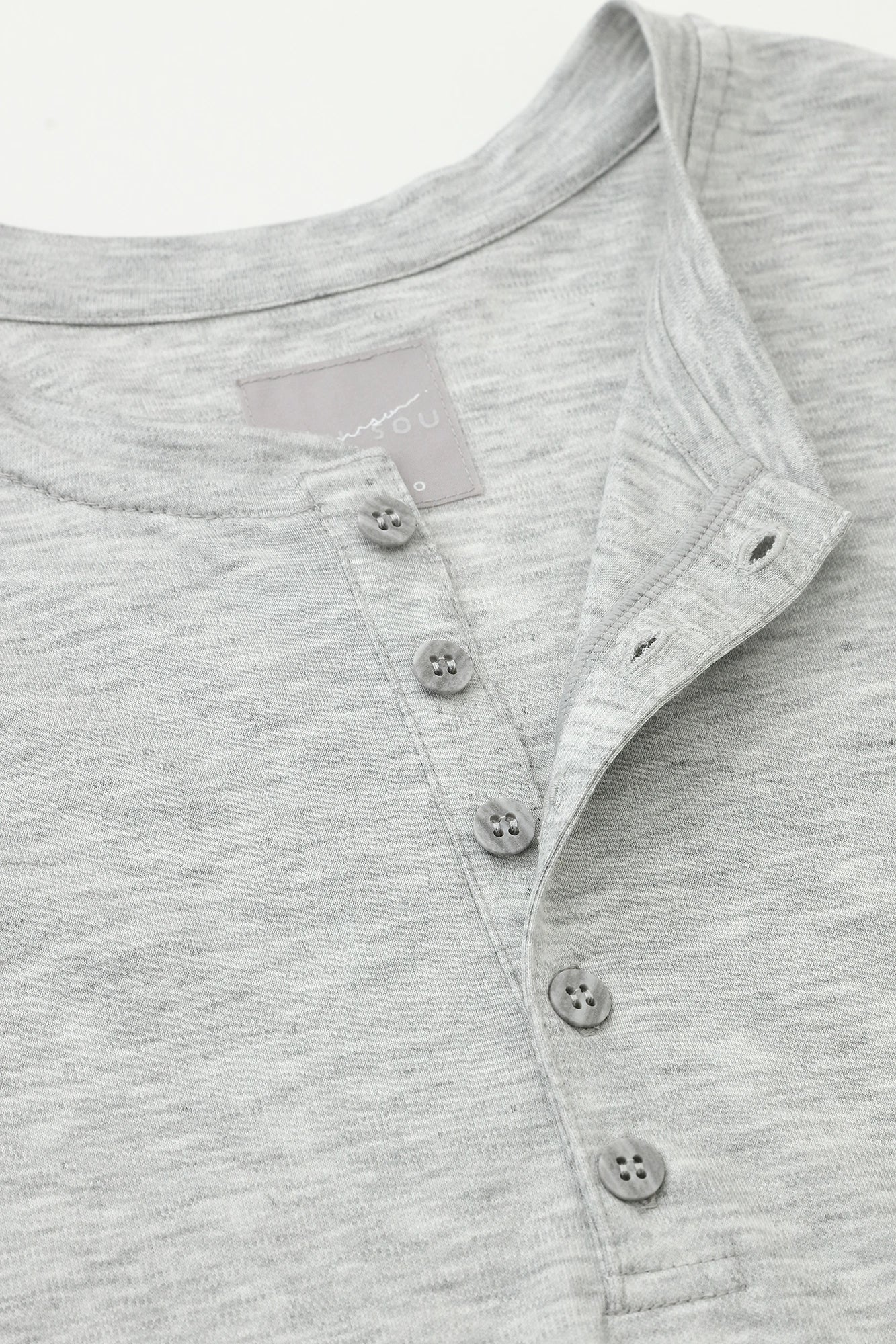 Glattes Langarm-T-Shirt mit Henley-Ausschnitt/Helles Heidegrau