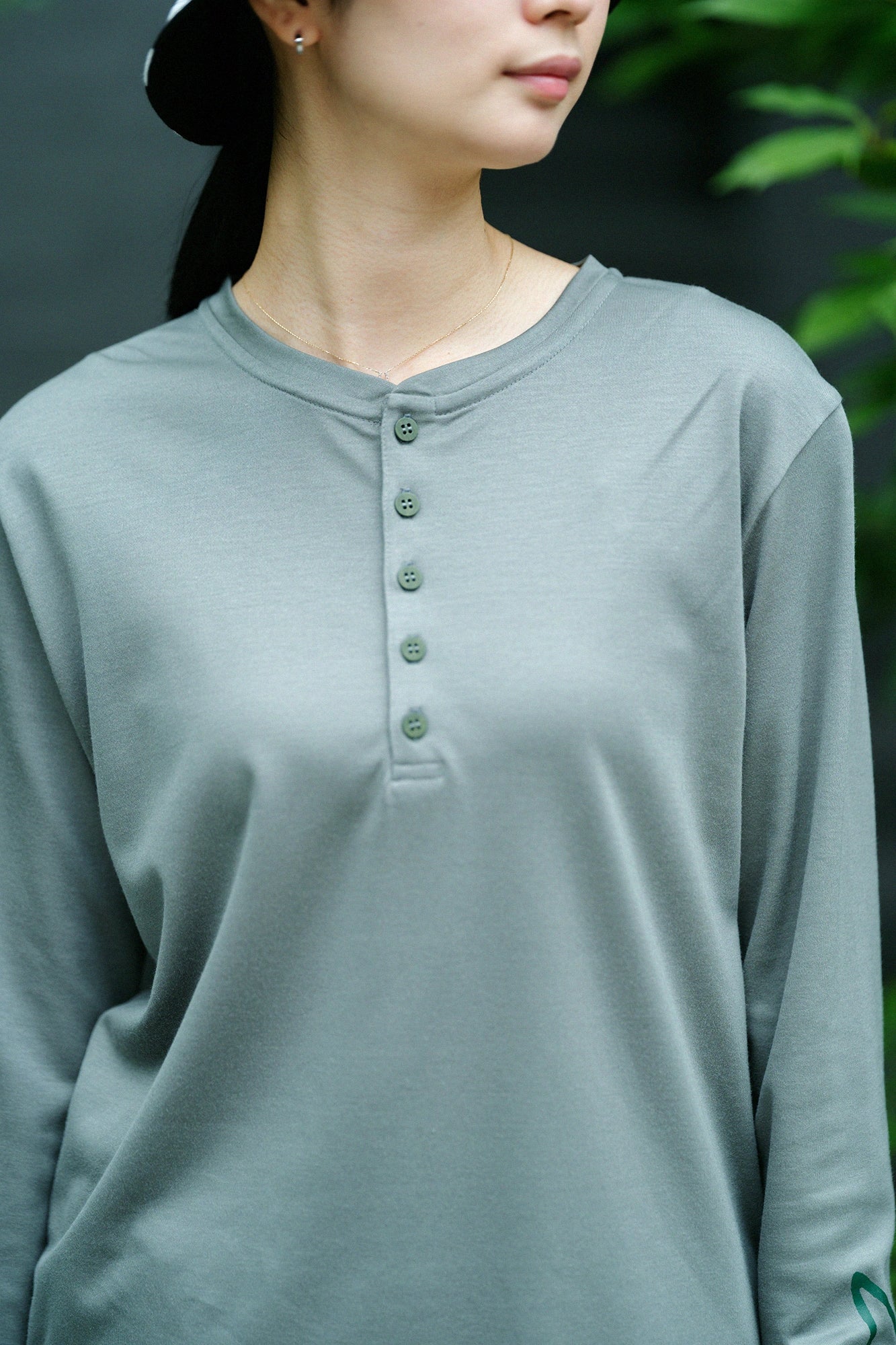 雙面平紋針織 半開襟 長袖T-shirt／灰棕