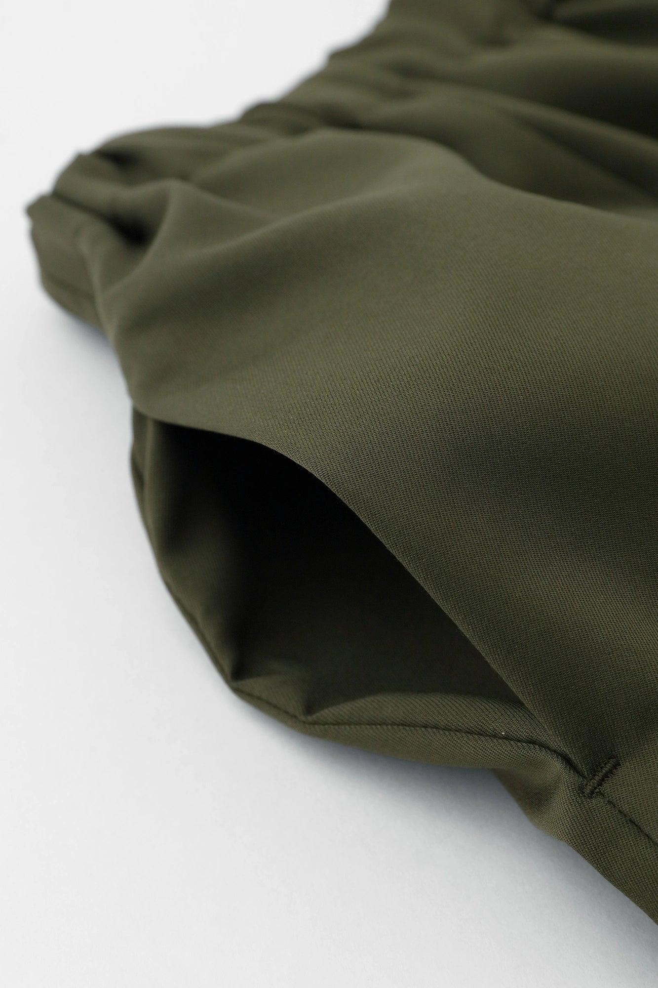 Pantalon à jambe cylindrique en sergé Tencel extensible/Vert olive