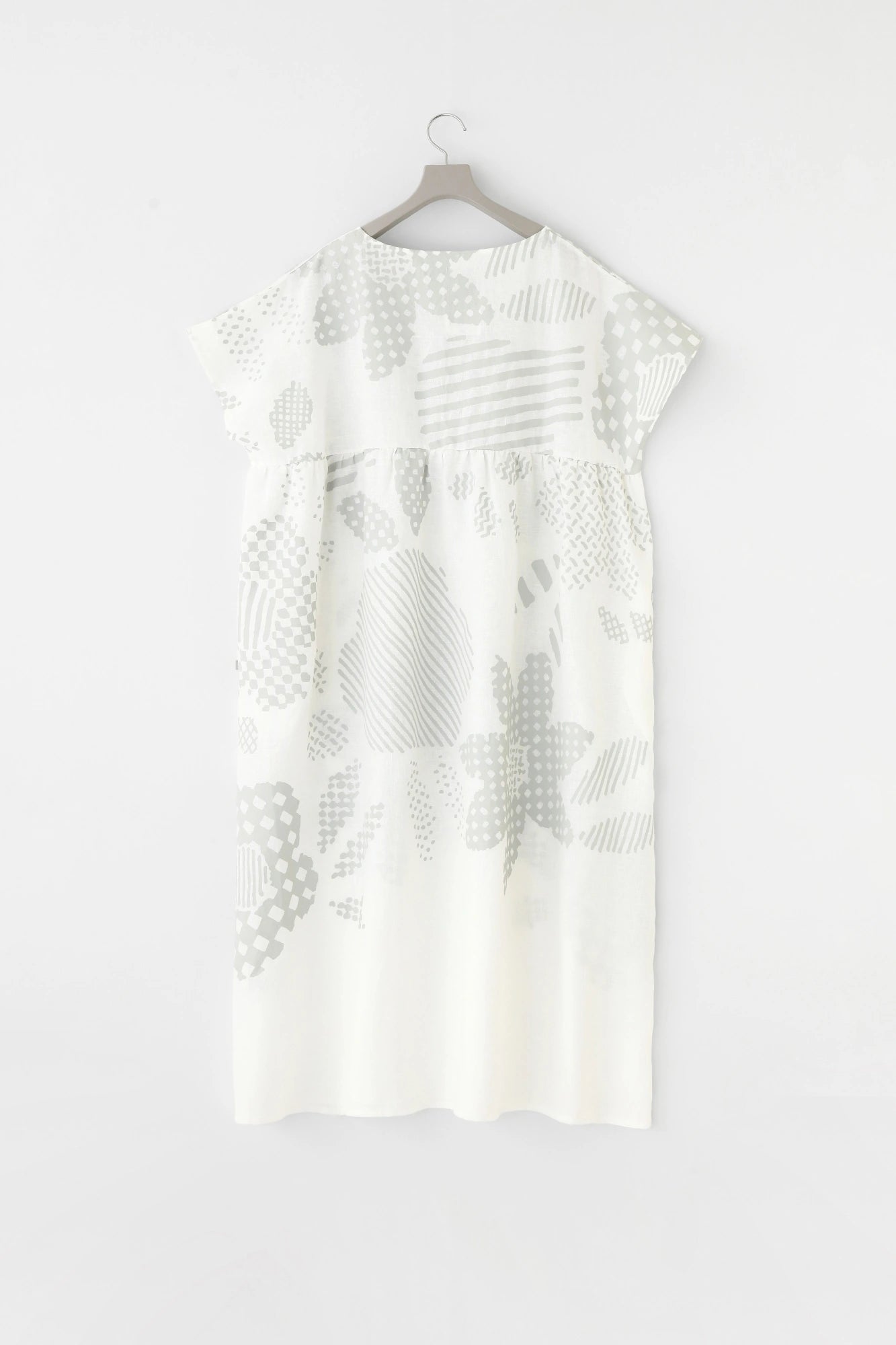 Linen Wrinkle One-piece／Merrily White