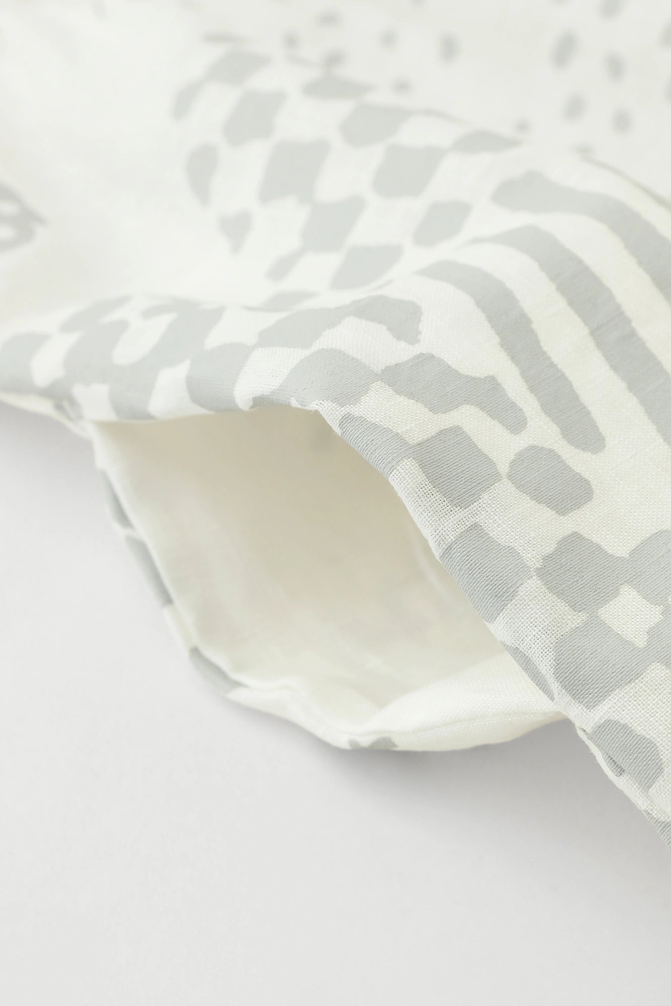 Linen Wrinkle One-piece／Merrily White