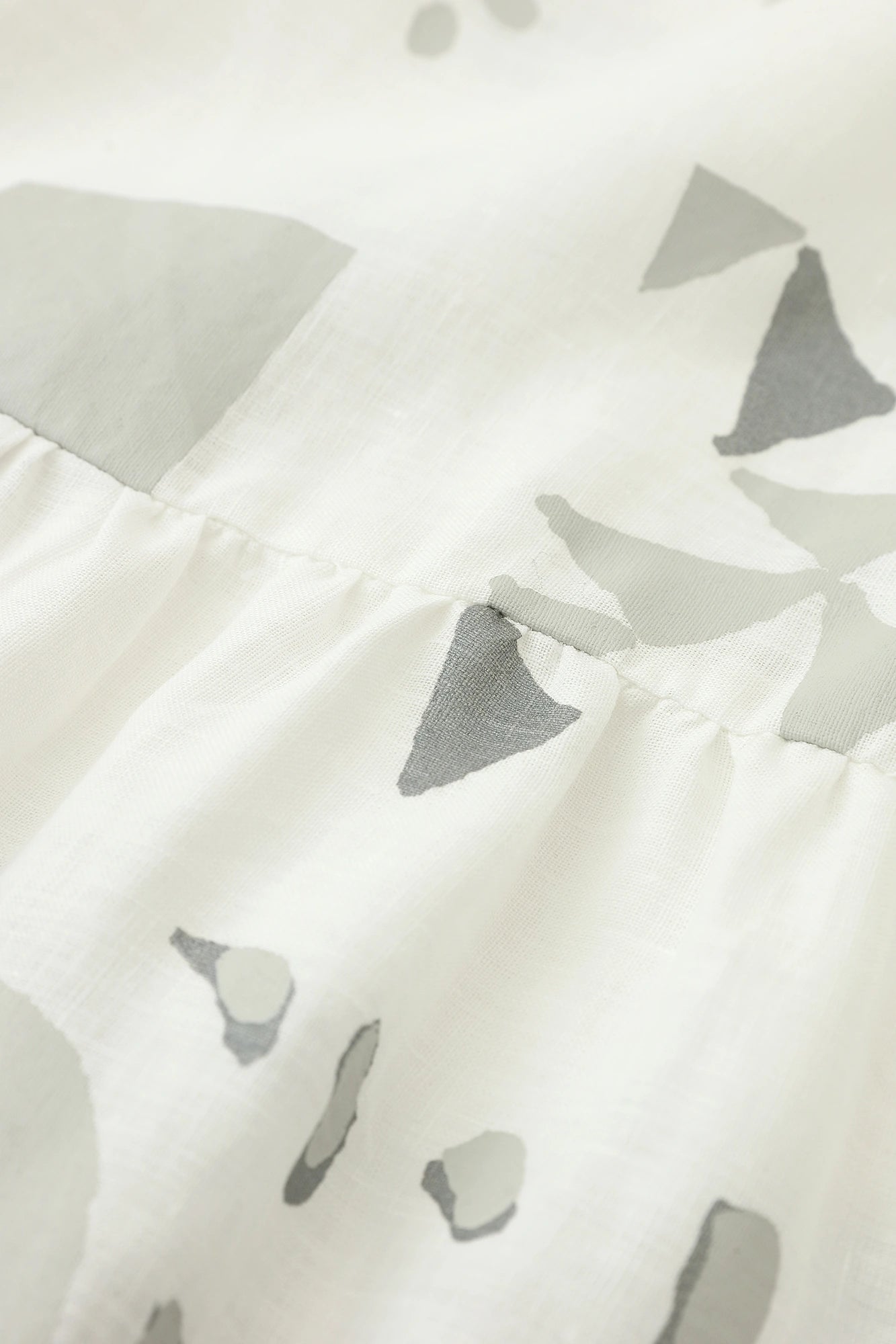 Robe froissée en lin/Tamatebako Kei White