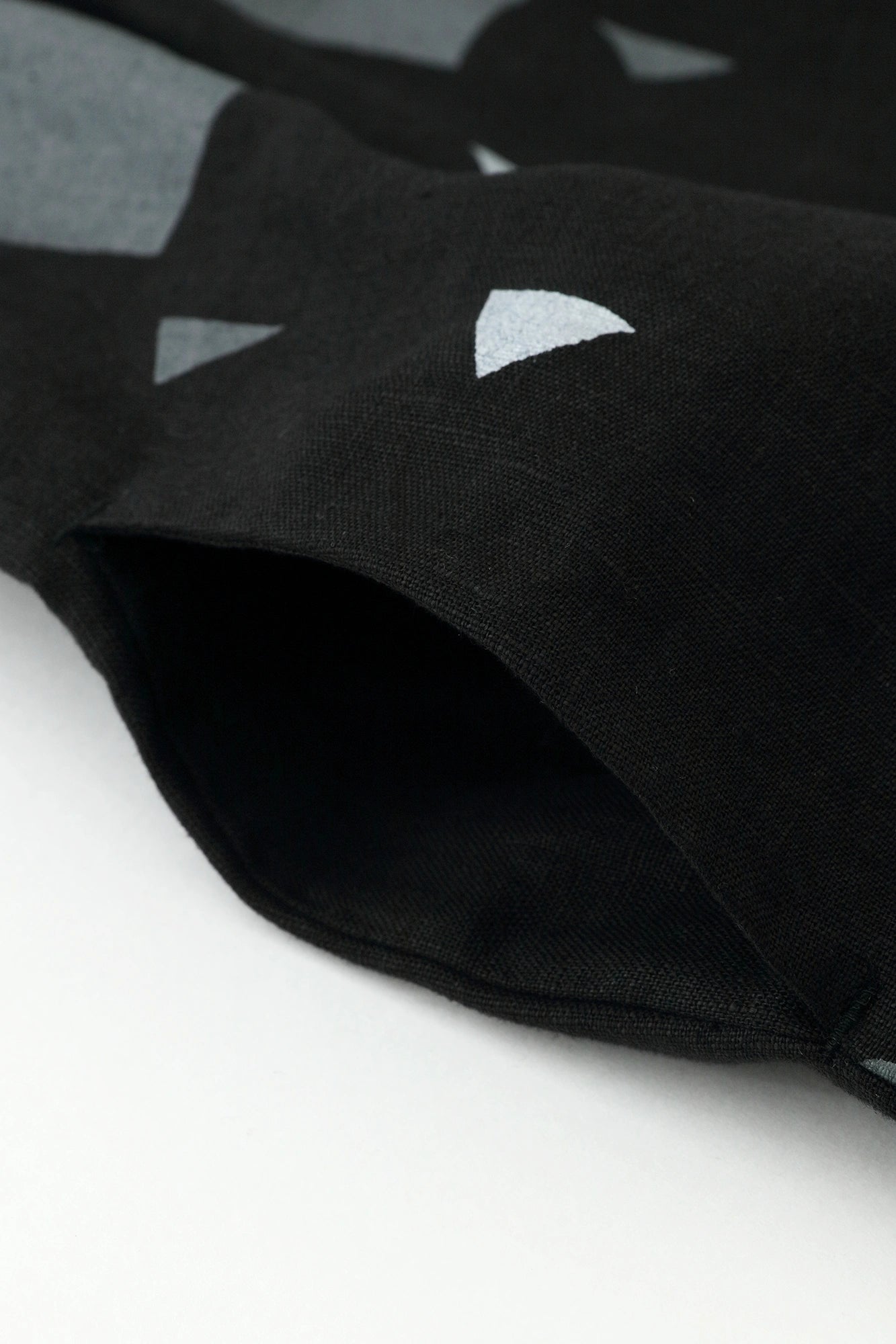 [Versand voraussichtlich um den 7. Juli] Faltenkleid aus Leinen/Tamatebako Kei Schwarz