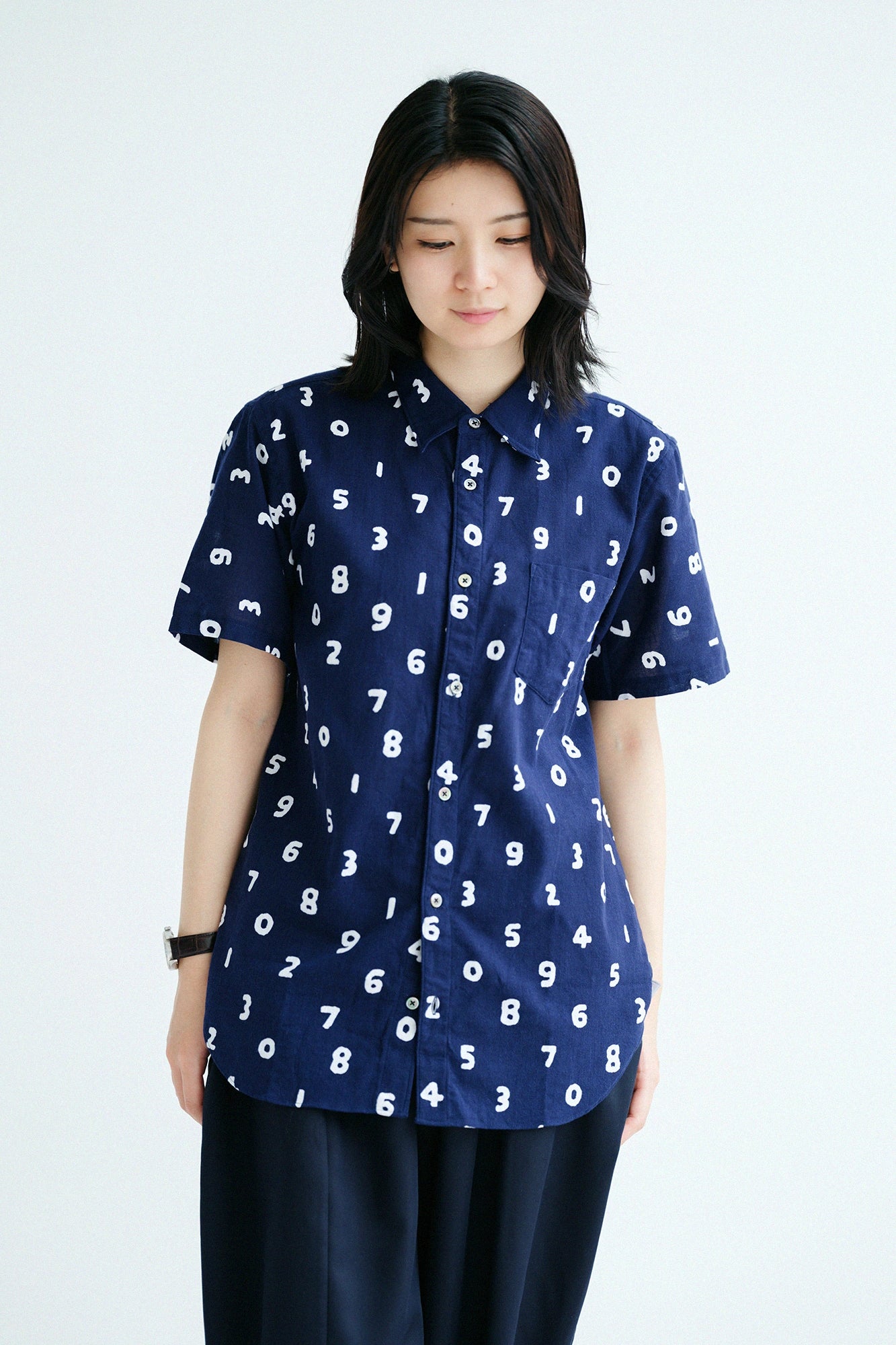 Chemise à manches courtes en coton Ise/SO-SU-U bleu foncé