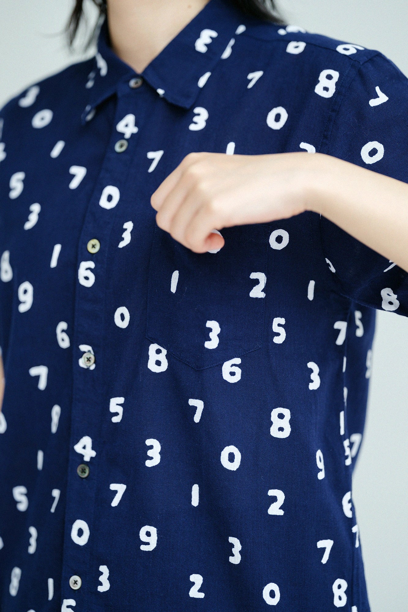 Chemise à manches courtes en coton Ise/SO-SU-U bleu foncé