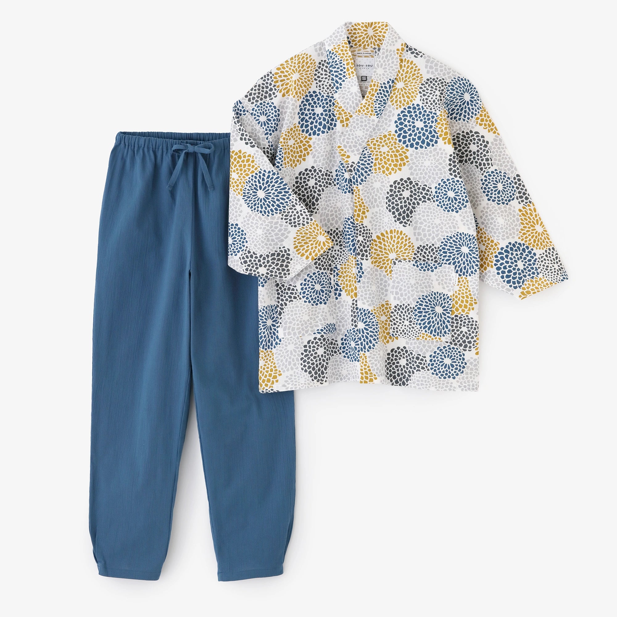 Takashima Chijimi 20/20 Nachthemd mit Naginata-Ärmeln/Chrysantheme voller Chrysanthemen Ostwind (Kochi) x Graublau (Haiao)