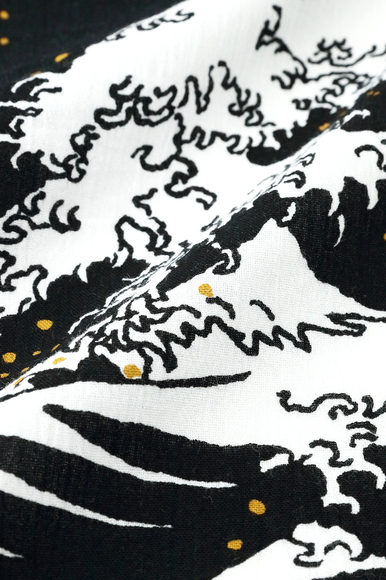 Shizu Takashima 20/20 Nachthemd mit Naginata-Ärmeln / Hokusai Die große Welle vor Kanagawa (Nubairo)