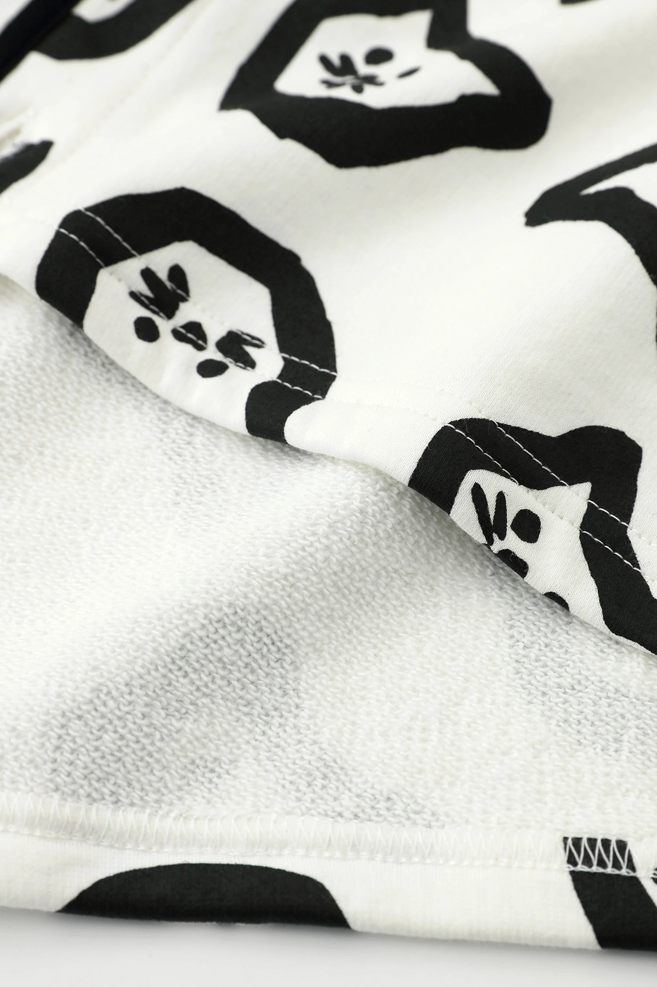 ●內抓毛 雙色袖外套／小貓處處 純白