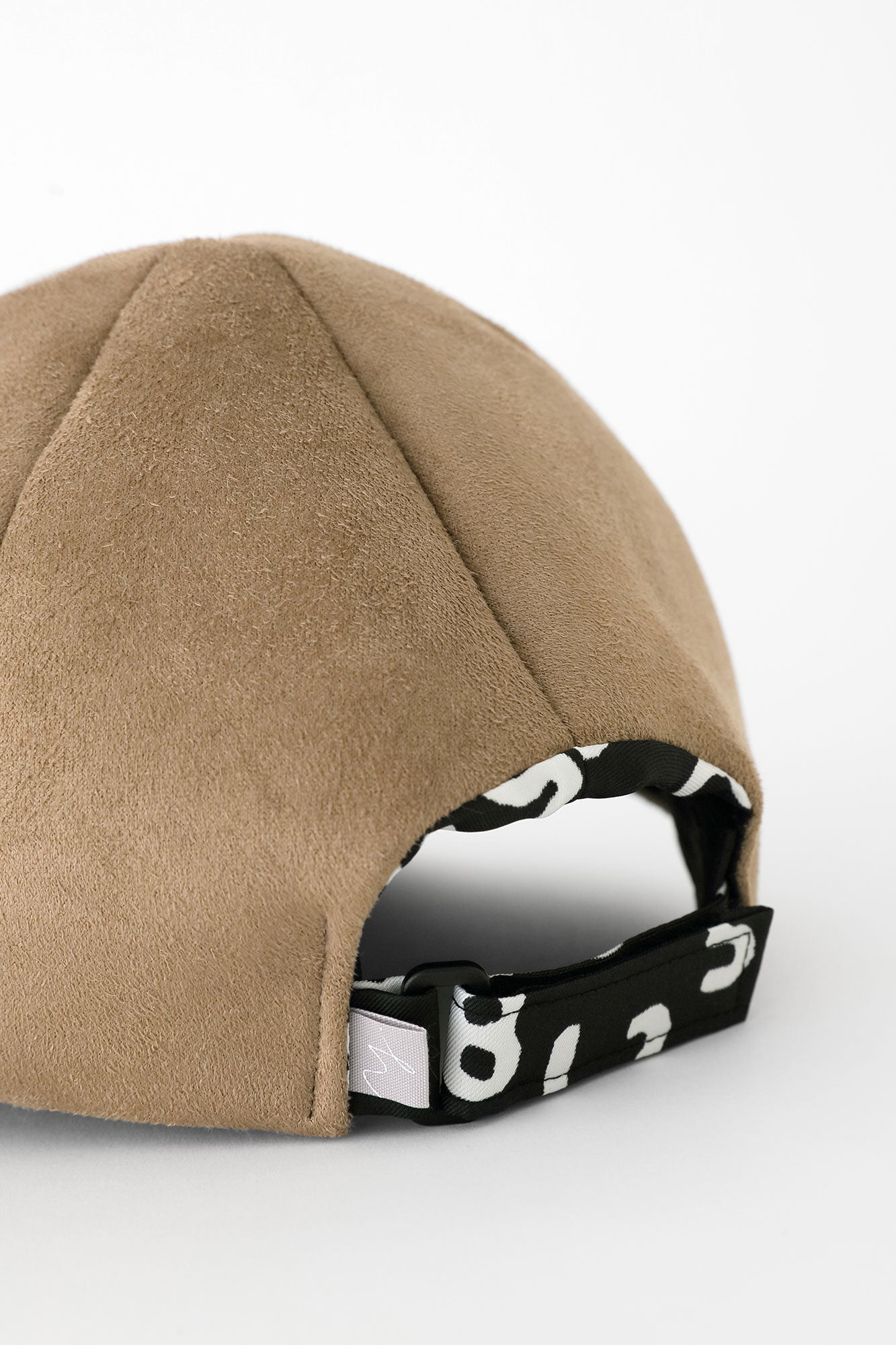 【預購】仿麂皮 鴨舌帽／淡棕色×SO-SU-U十數 昆（※預計於12月9日左右發貨）