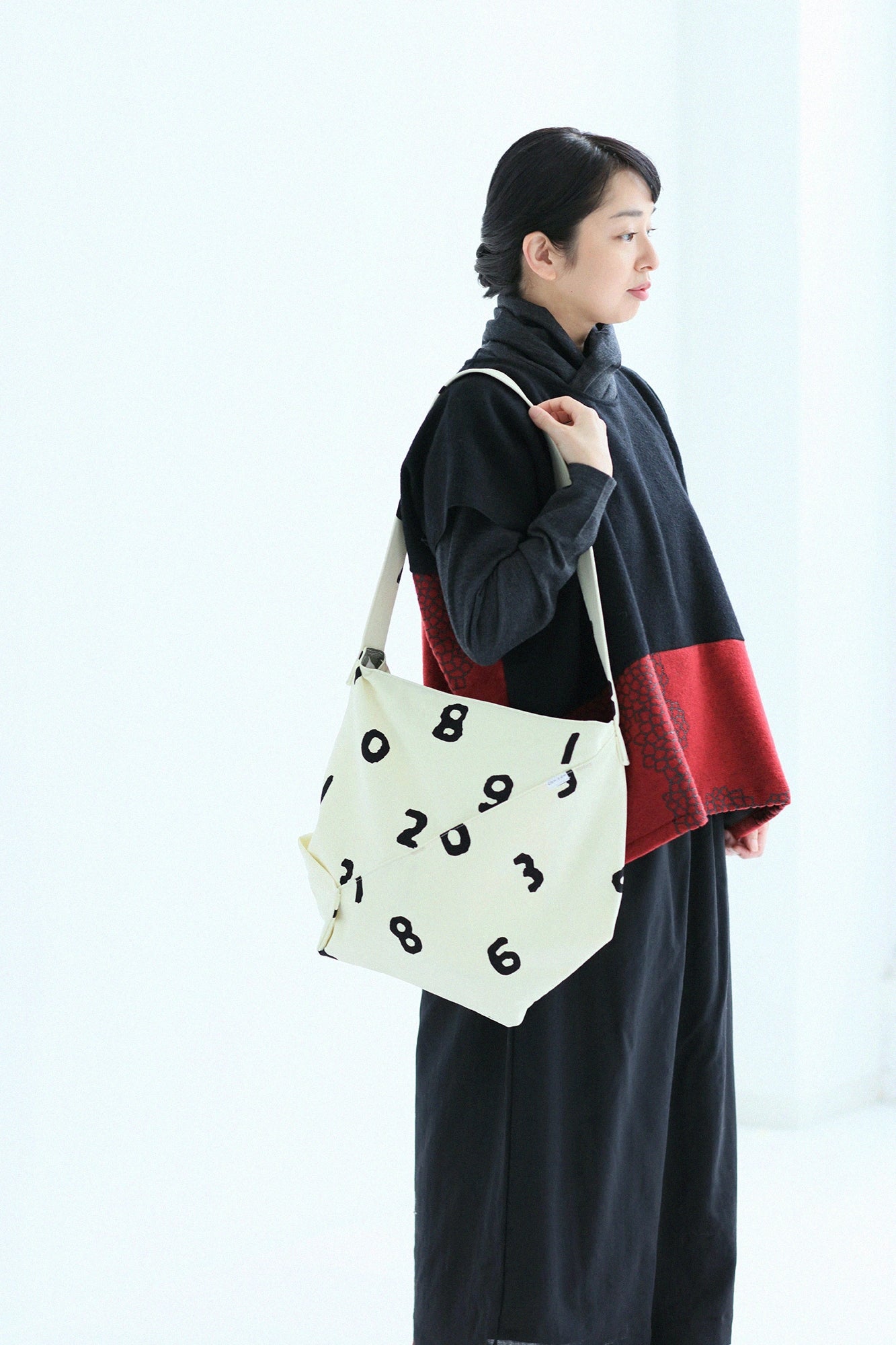 Canvas Shoulder Bag Odayaka / SO-SU-U Ecru