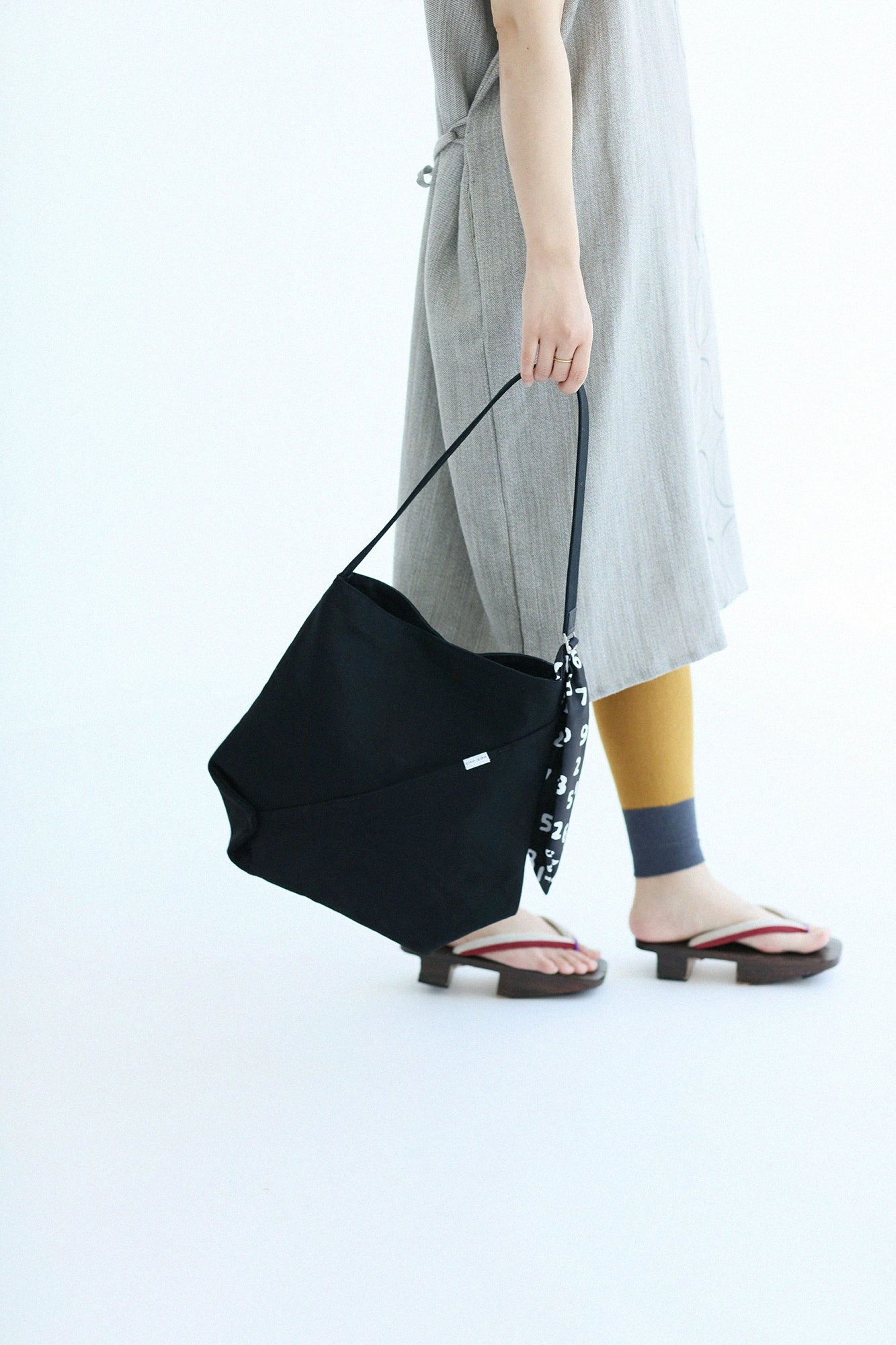 Tom Decoration, Calm (작은)/검은색 SO-SU-U콘