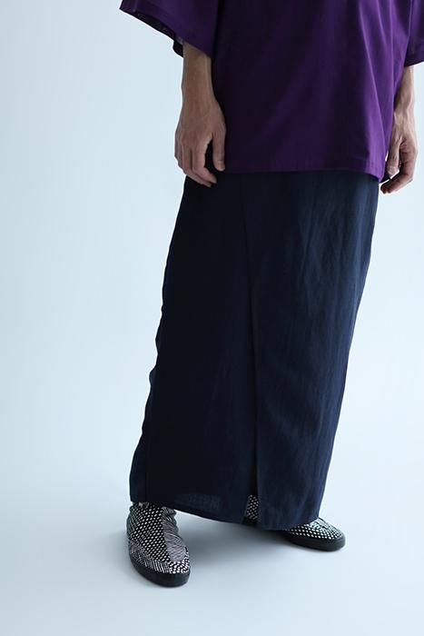 苔藓上的圆形地下室塔布/太空大小的黑色墨水（Magasane，sumiguro）