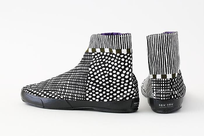 苔藓上的圆形地下室塔布/太空大小的黑色墨水（Magasane，sumiguro）