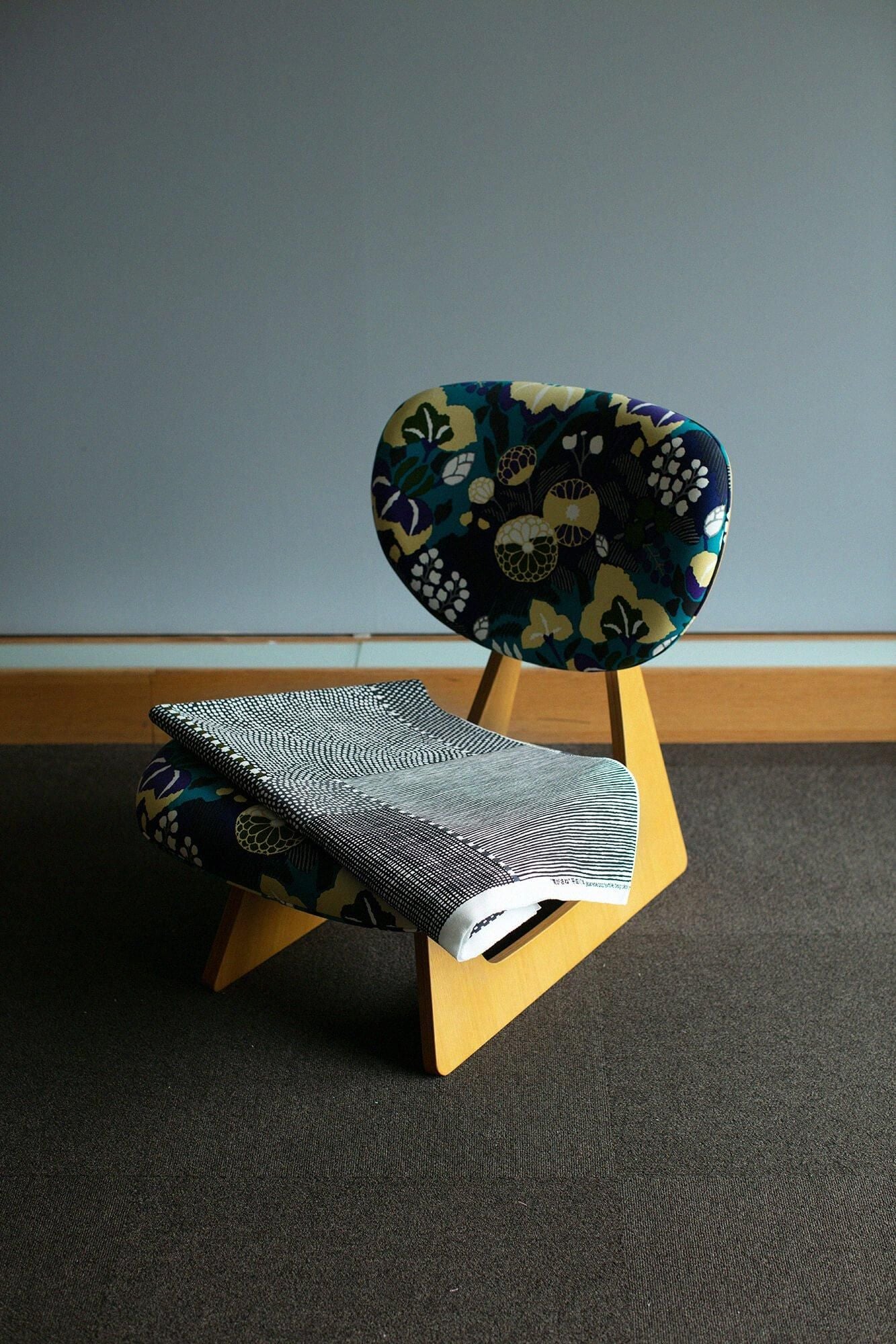 SOU・SOU×Tendo Mokko Low Type Chair／Lines and Dots Ink Color(Sumiiro) [※DeliveryAbout a month and a half]