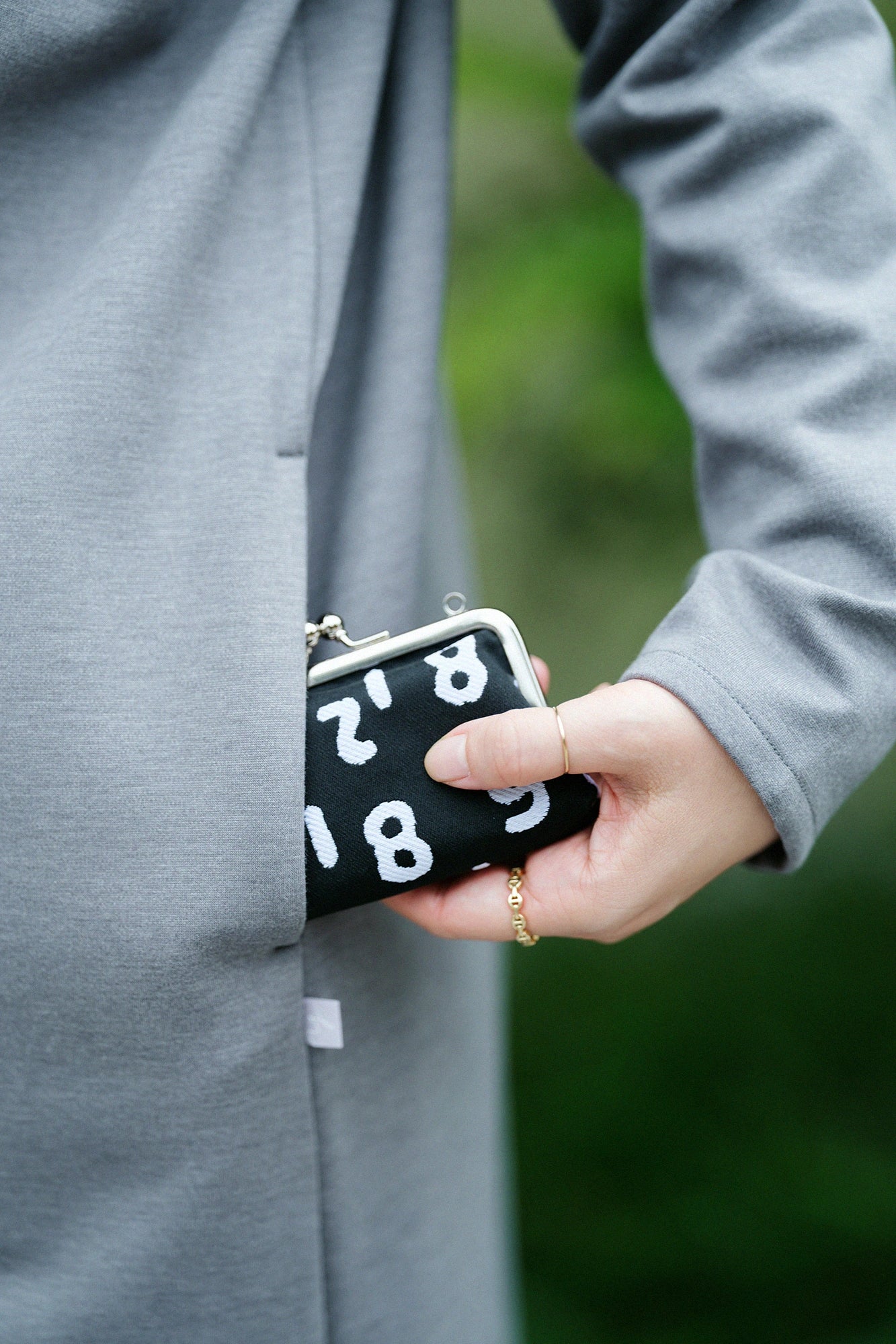 錦織口金包 中／SO-SU-U十數 昆 上下 黑色