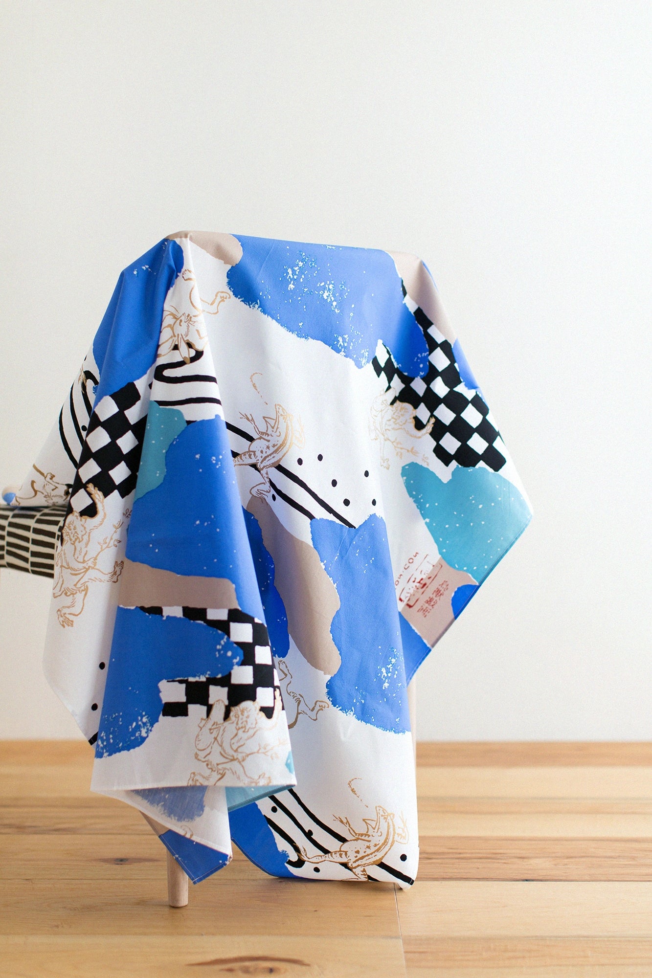 Handbedrucktes Furoshiki (groß) / Wolken und Choju-Giga