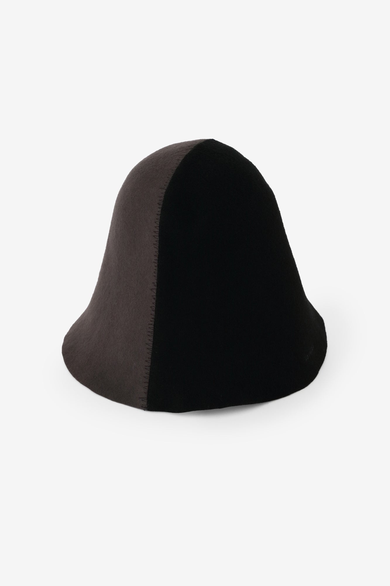 フェルト とっぱい／濡羽色（ぬればいろ）×濃灰（こいはい）