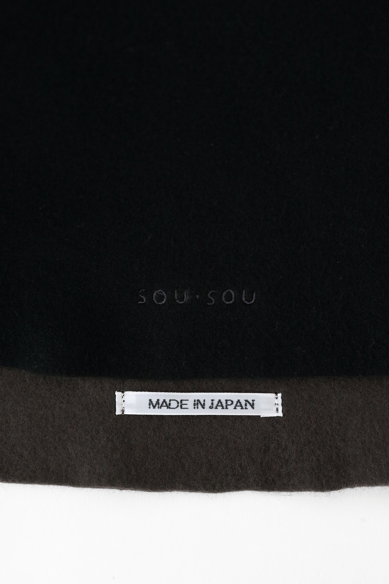 フェルト とっぱい／濡羽色（ぬればいろ）×濃灰（こいはい）