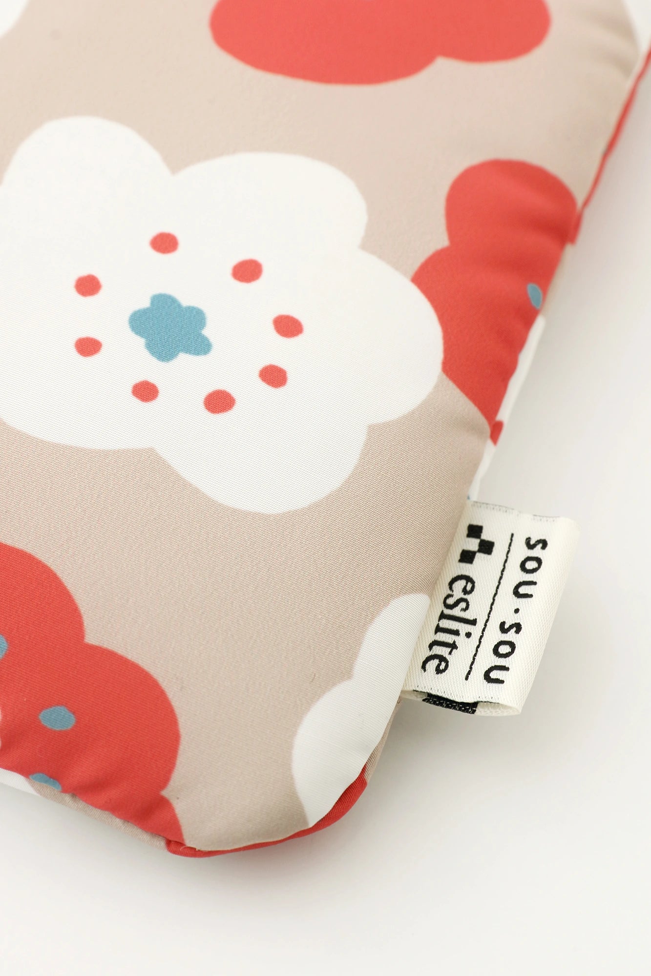 SOU・SOU×誠品書店 フラット収納ポーチ／ほほえみ レトロ 朱