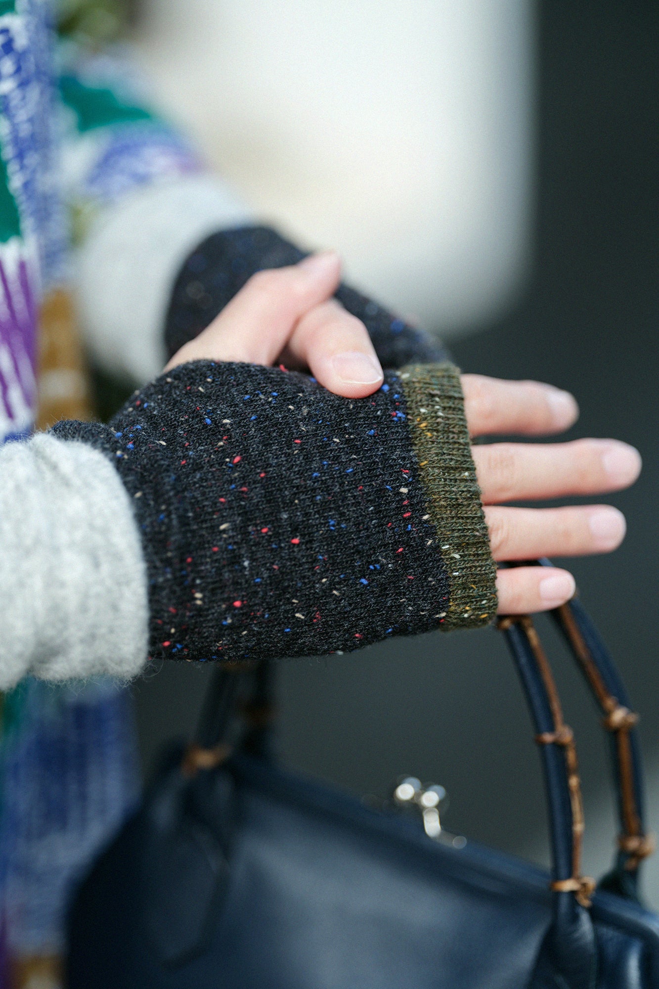 アンゴラ混 小手（こて）／海松色（みるいろ）2