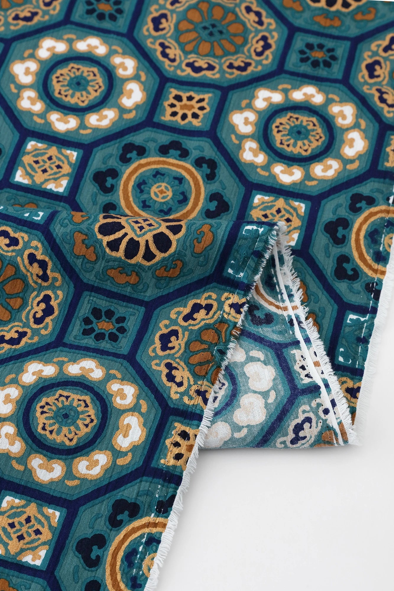 Textil nach Gewicht verkauft (Takashima Chijimi Sakao Orimono) / mit Chrysanthemen gefülltes Kayu <50 cm>