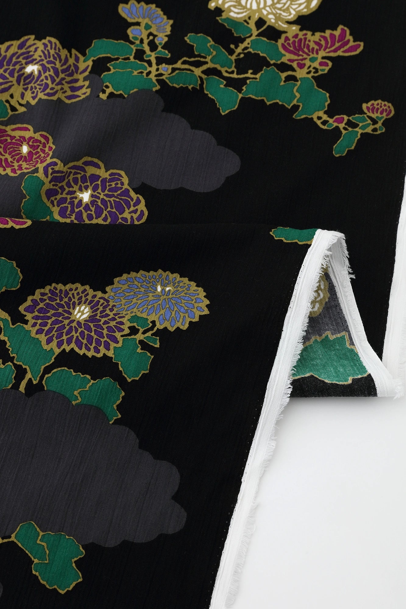 Textil nach Gewicht verkauft (Takashima Chijimi Sakao Orimono) / mit Chrysanthemen gefülltes Kayu <50 cm>