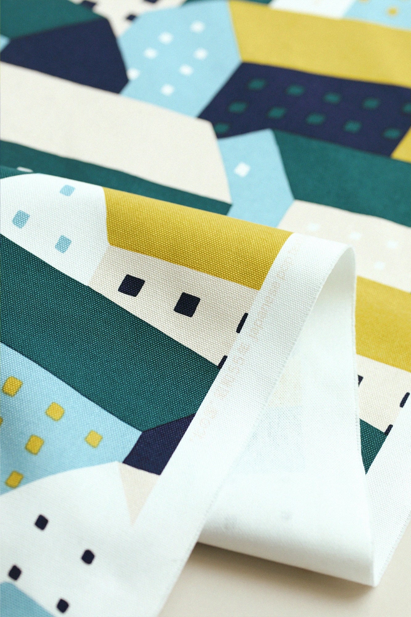 Textil nach Gewicht verkauft (Leinwand Nr. 8) / Kitakuni Getsumei <50 cm>