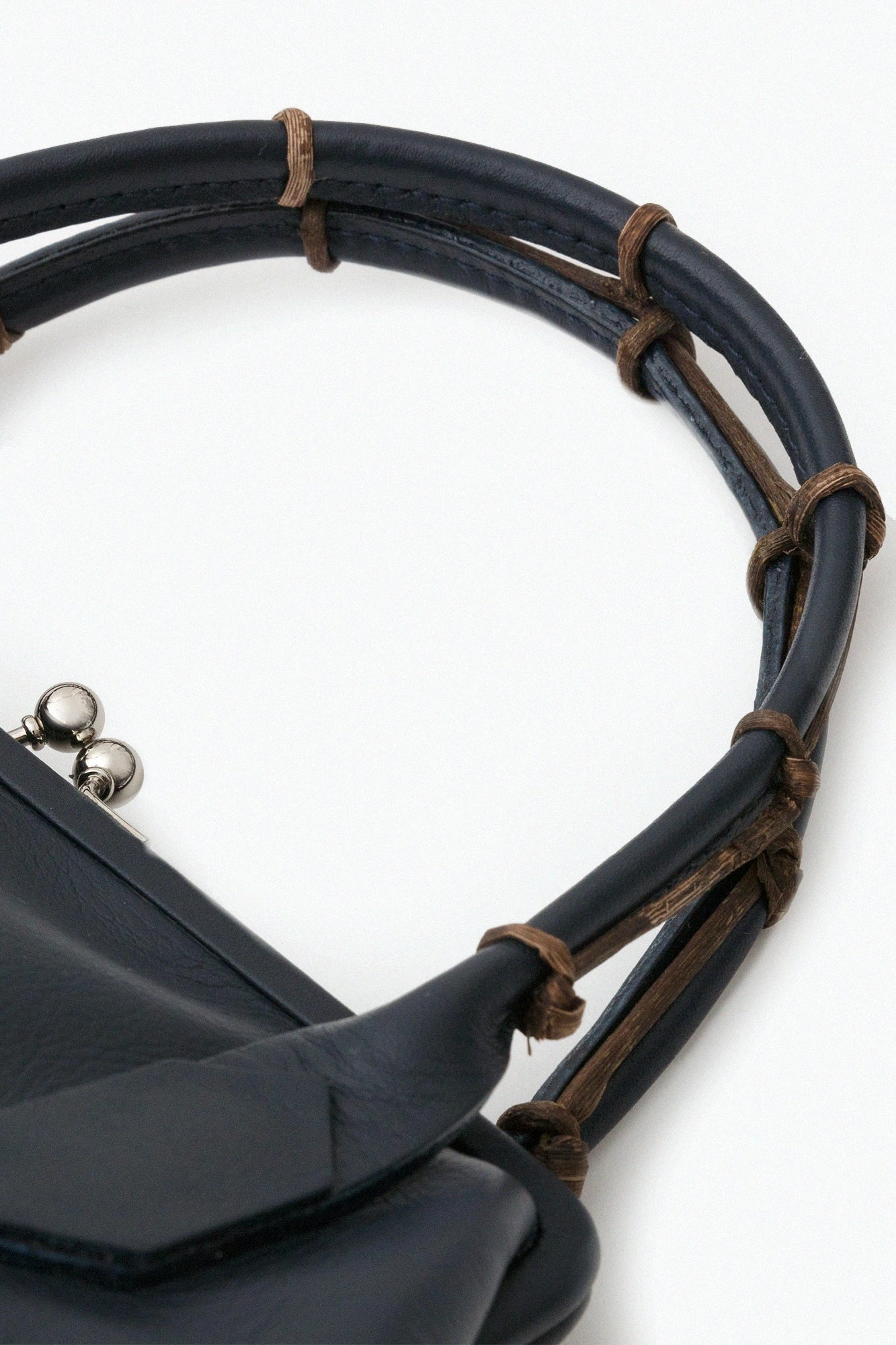 SOU・SOU×Y'SACCS Wisteria Vine Clasp Bag
 / Dark Blue×Chrysanthemum