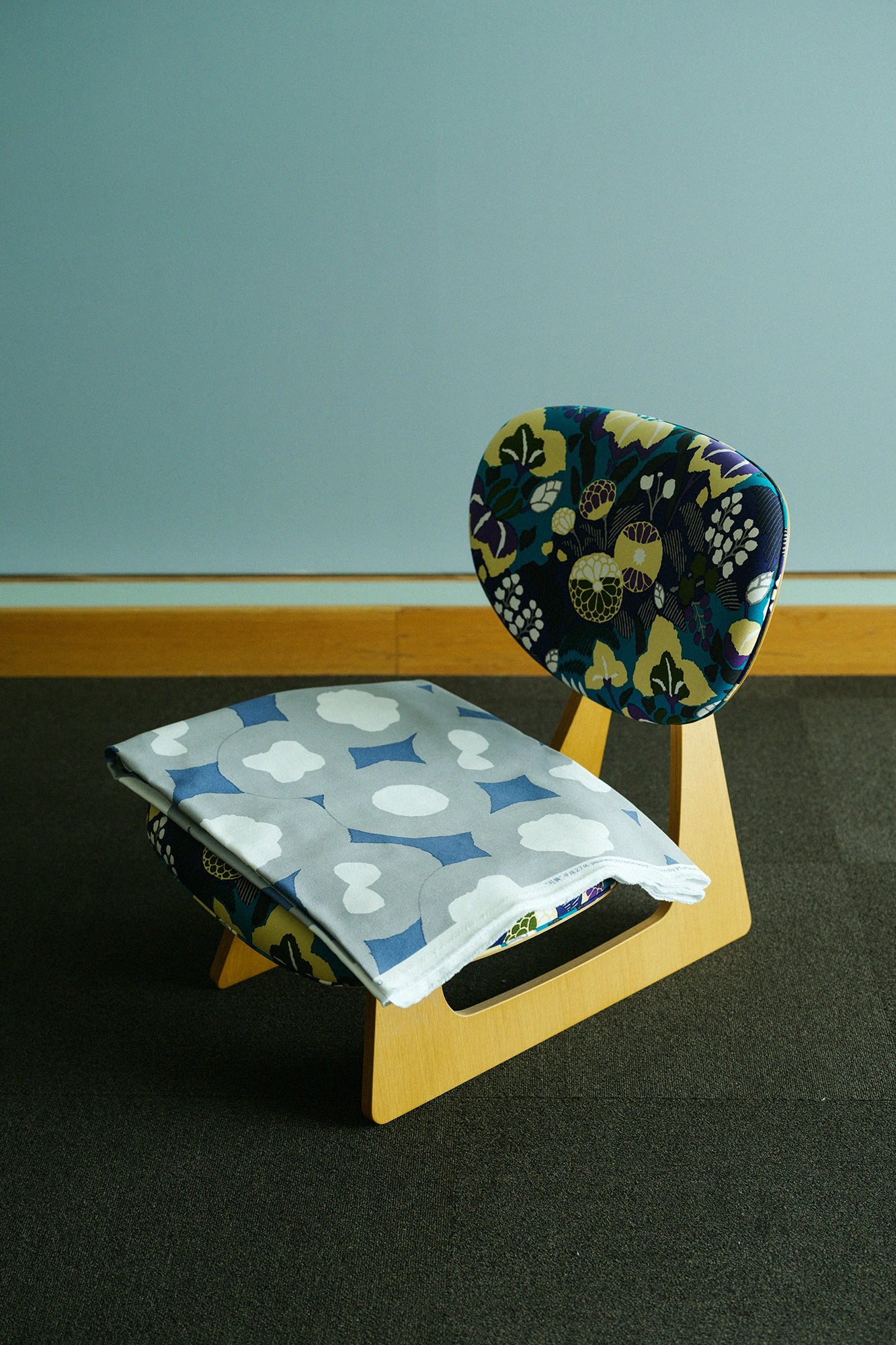 【Expédition prévue dans 1 mois et demi】SOU・SOU × Tendo Mokko Fauteuil bas / KAREN 