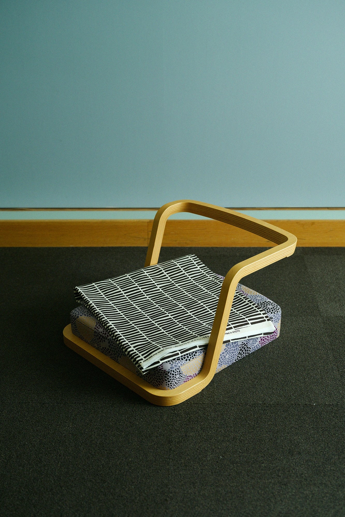 【Shipping in 1.5 months】SOU・SOU×Tendo Mokko Tatami Chair Kan/Wooden Clappers Dark Brown 