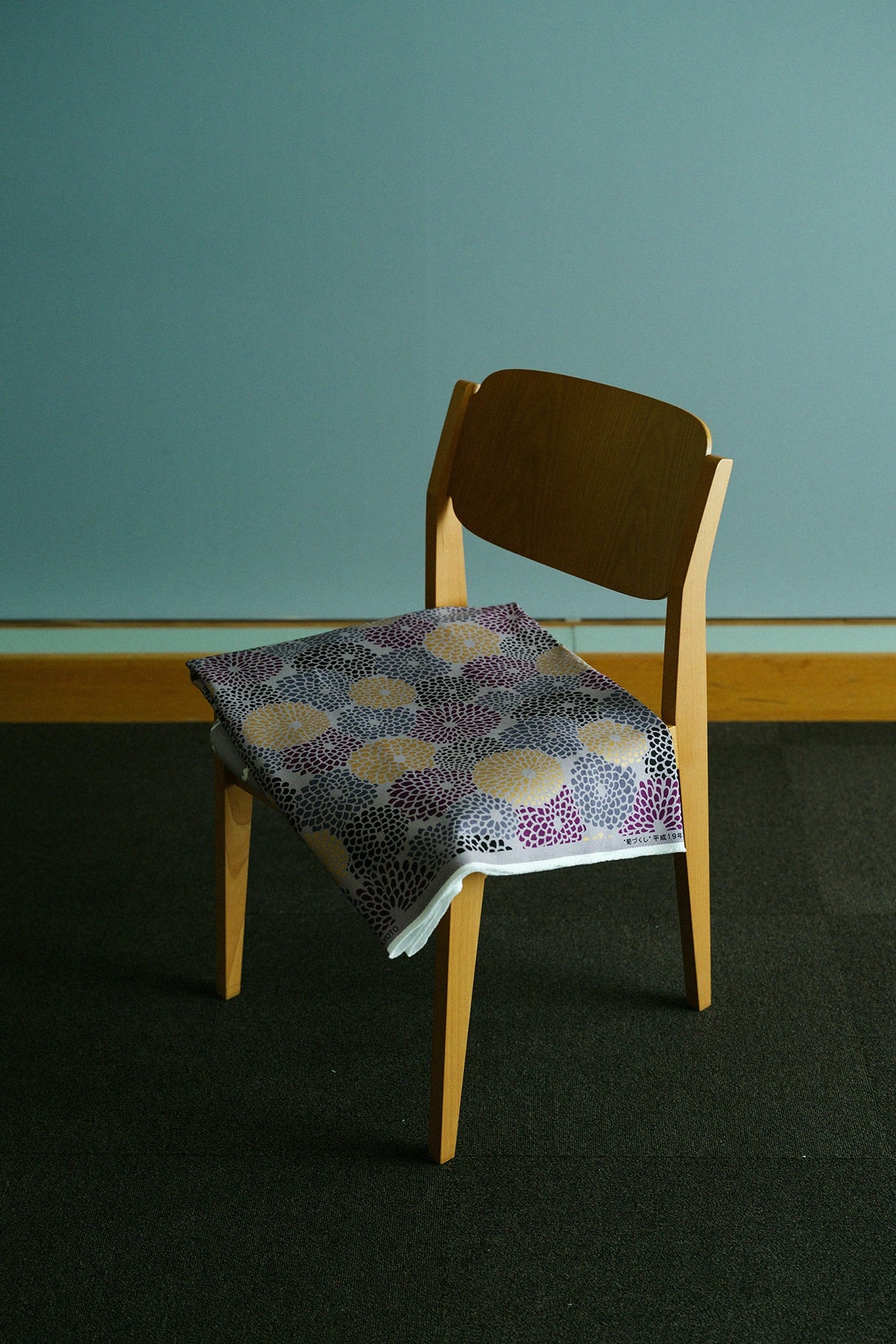 【Expédition dans un mois et demi】SOU・SOU × Tendo Mokko Petit tabouret / Kikuzukushi Juuyou (chōyō) 