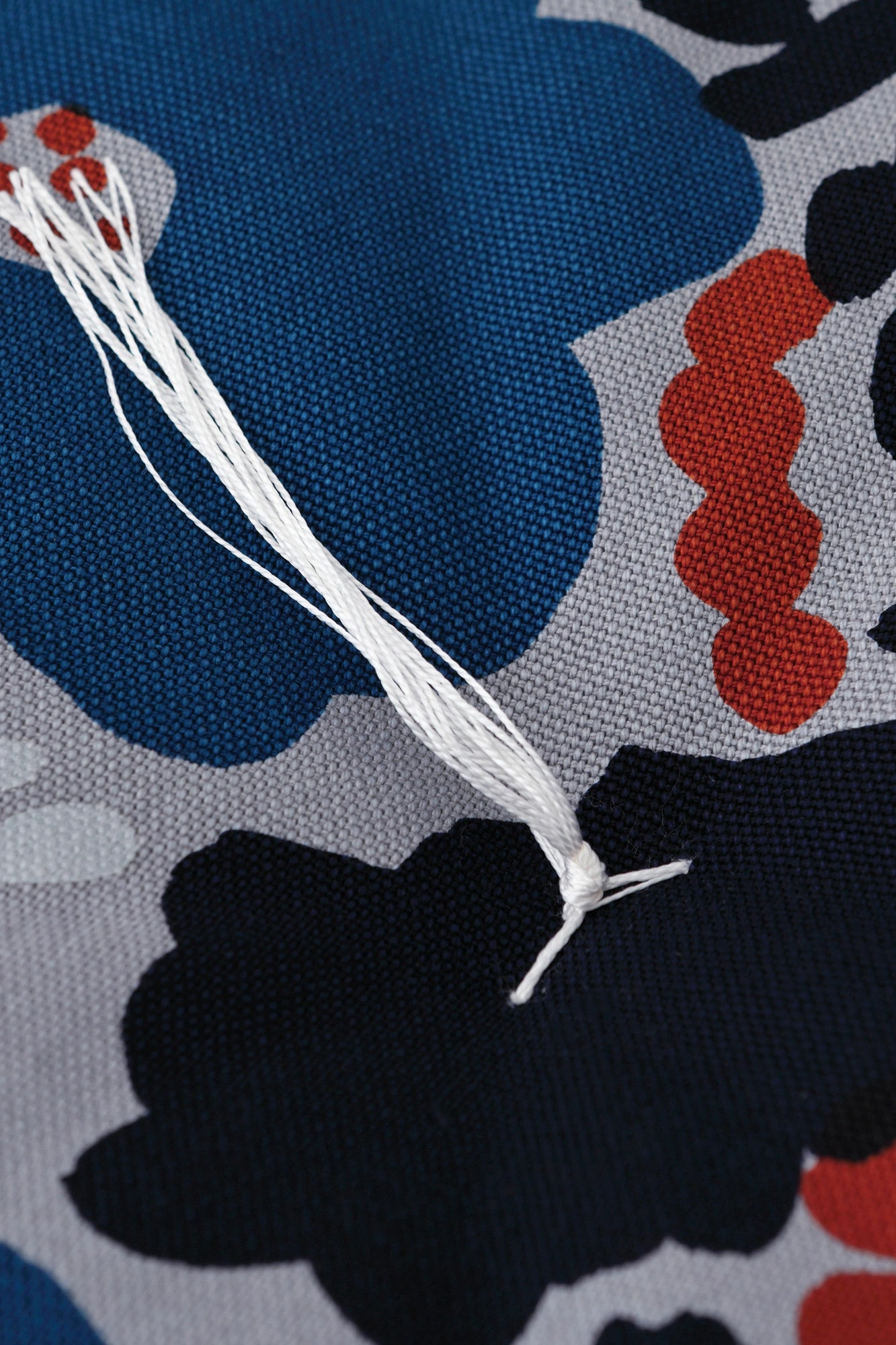 【Ships in 6 Weeks】SOU・SOU Kyoto Cushion (No.8 Canvas) ／Passion