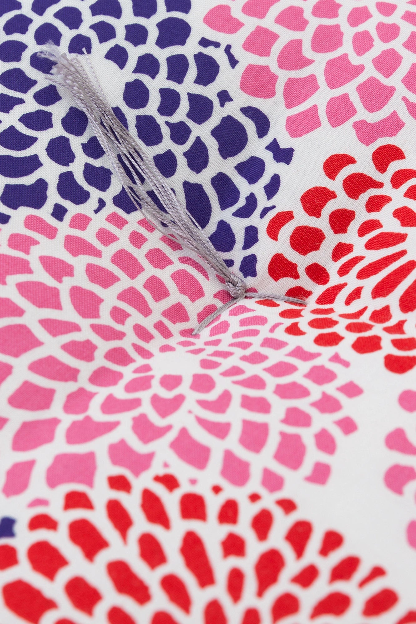 【Ships in 6 Weeks】SOU・SOU Kyoto Cushion (21 Count Plain Weave) ／Chrysanthemum White