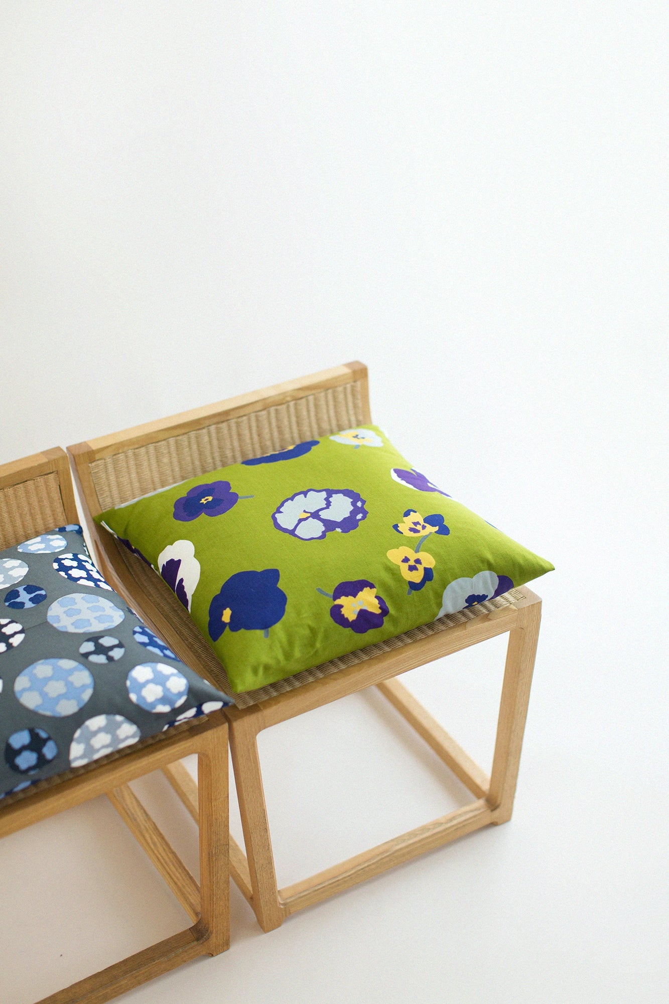 [Expédié sous 6 semaines] 21ème housse de coussin tissé uni/Violet tricolore