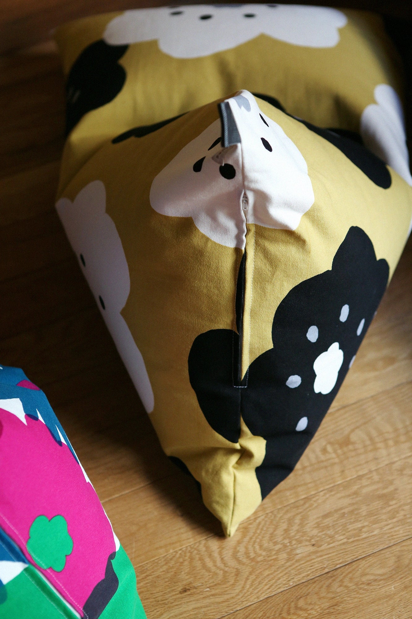 【Ships in 6 Weeks】Bean Bag Chair／Smile