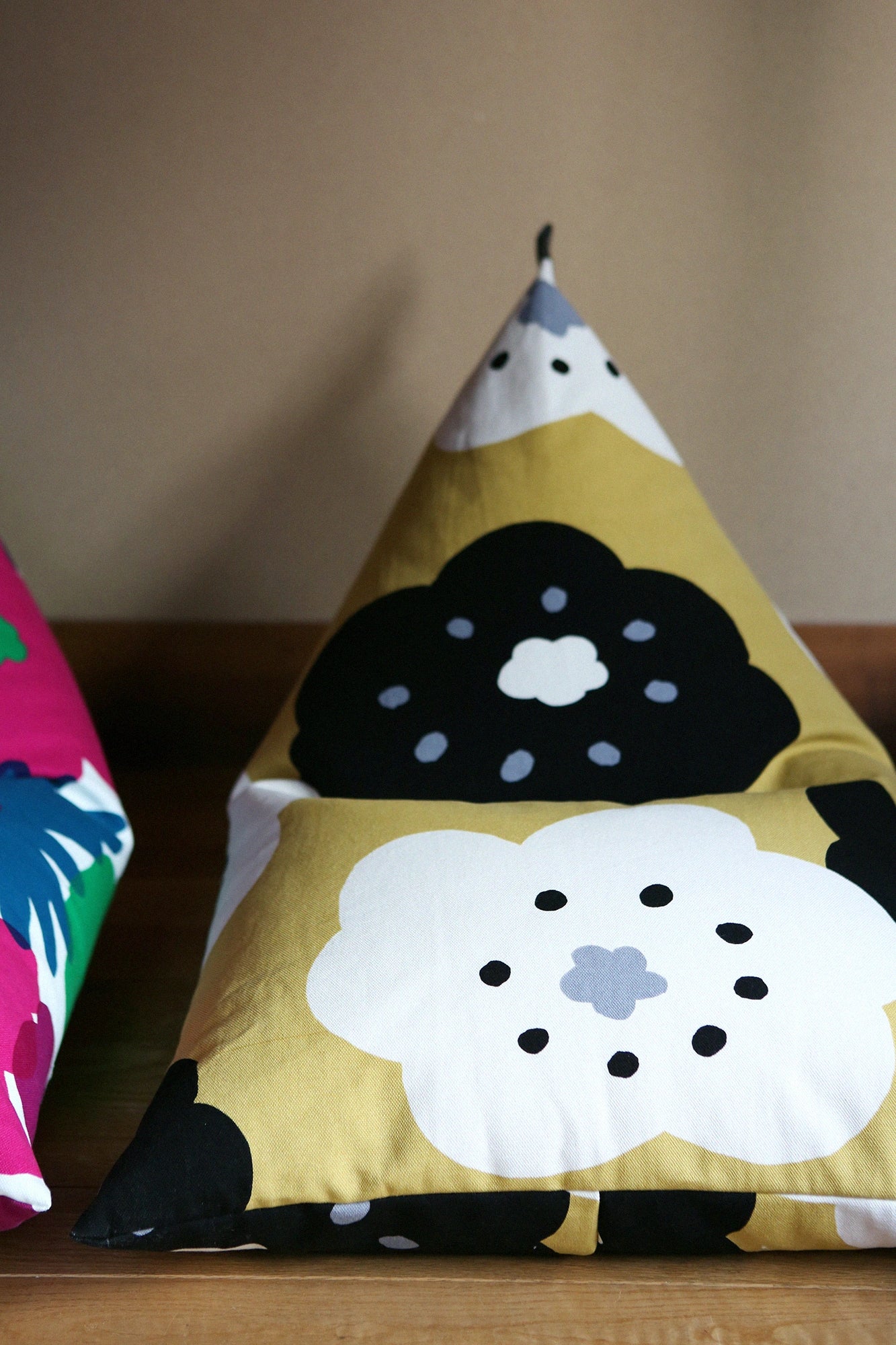 【Ships in 6 Weeks】Bean Bag Chair／Smile