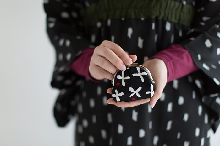 12號軟帆布口金包（小）/蘿蔔草 小 黑色