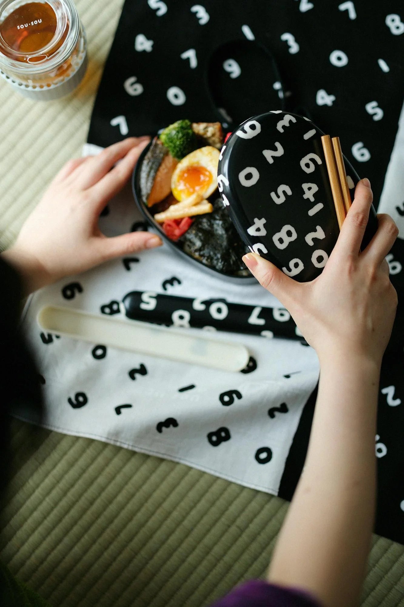 SOU・SOU×POKETLE Furoshiki-Behälter mit drei Artikeln (Yen)/SO-SU-U Kon (こん) oben und unten (shōka) 