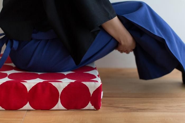 Box Cushion／Marbles Large Milkwhiteminds old time with) x deep scarlet (ko)kifire)【※DeliveryApproximately 3 weeks]