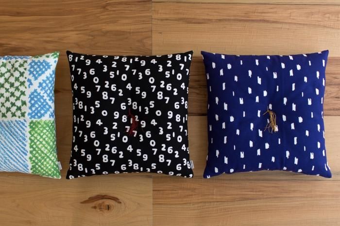 Sou ・ Sou Kyoto Cushion (N ° 8 Canvas) / So-Su-U Kon (Kon) Funa Color x Tsukumo [※ La livraison prendra environ 3 semaines]