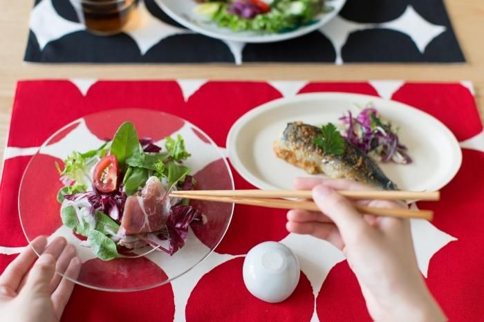 餐墊／彈珠 大 乳白色×深紅色